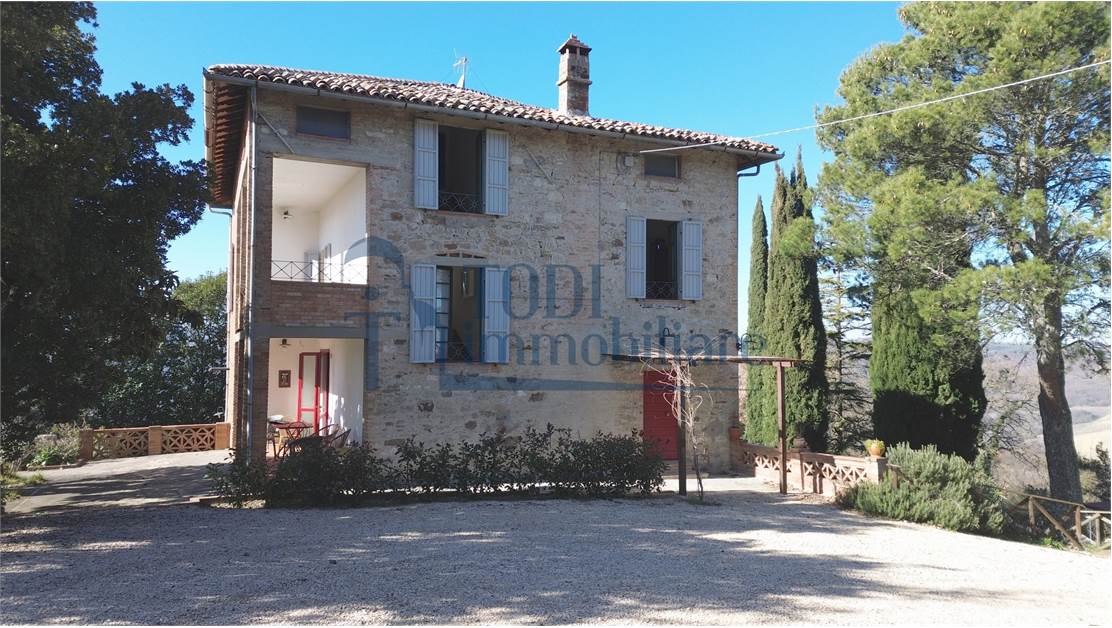 Villa in Pietra 300 mq con 2ha di terreno _ Uliveto _ Piscina - Todi Immobiliare