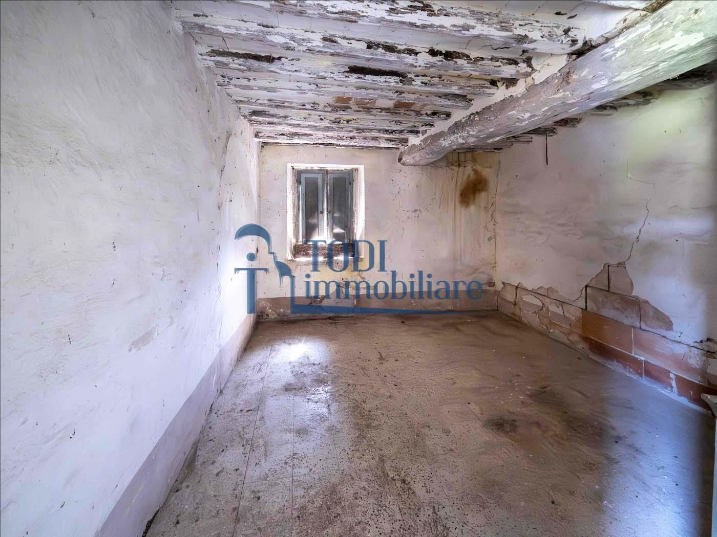 Casa Colonica La Costa - Todi Immobiliare