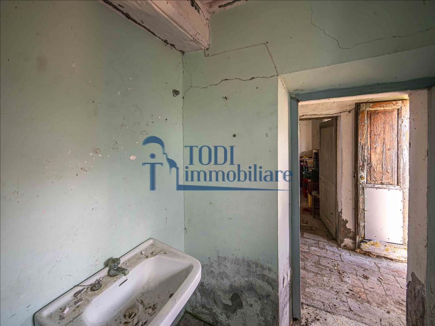 Casa Colonica La Costa - Todi Immobiliare
