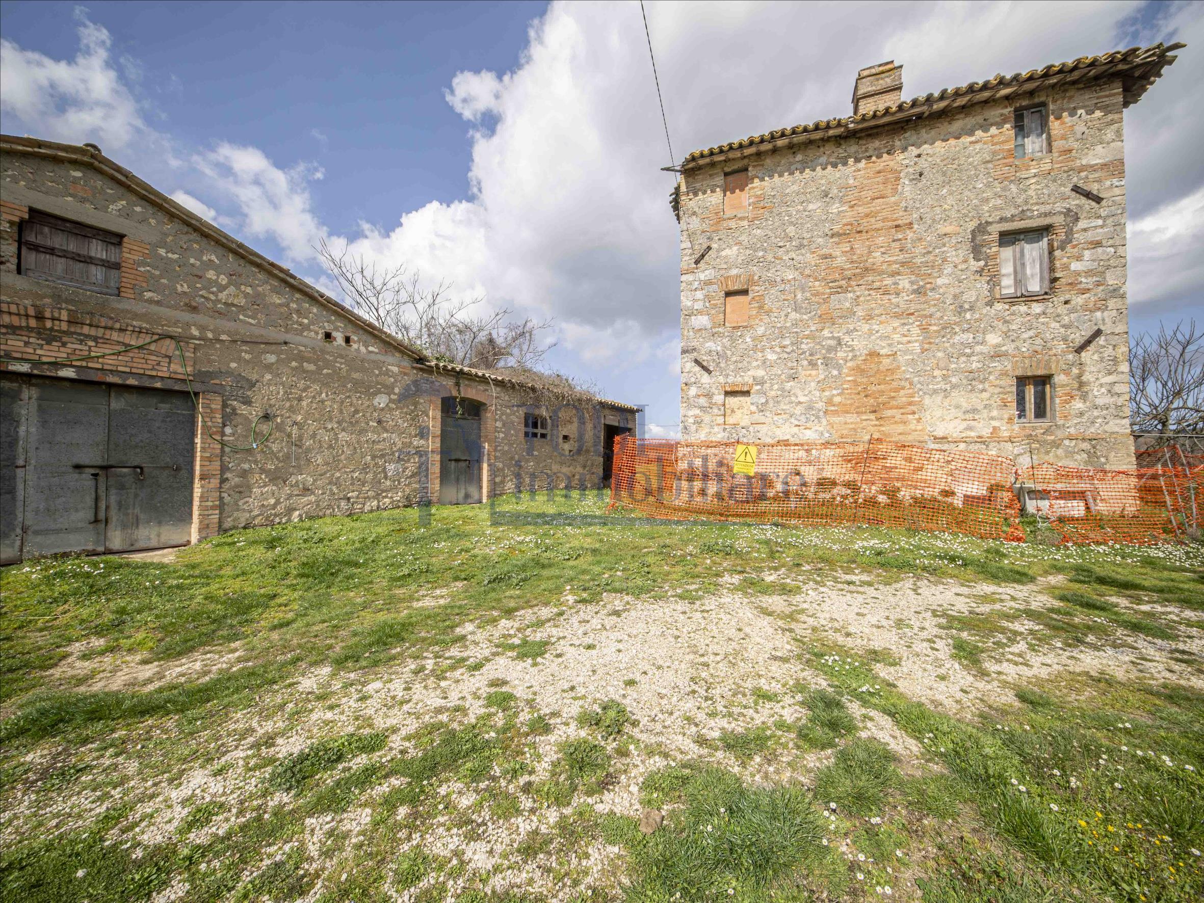 Casa Colonica La Costa - Todi Immobiliare