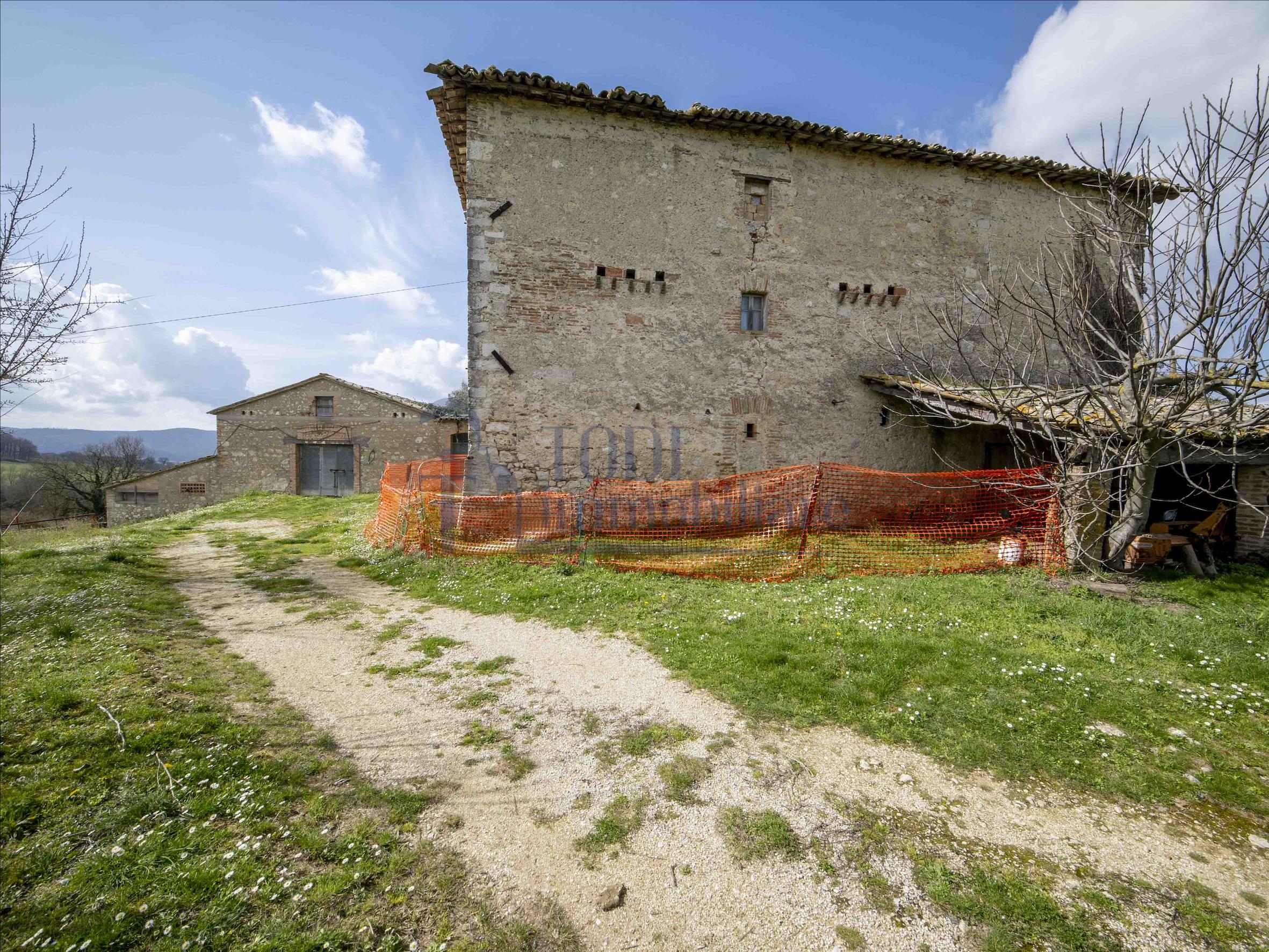 Casa Colonica La Costa - Todi Immobiliare
