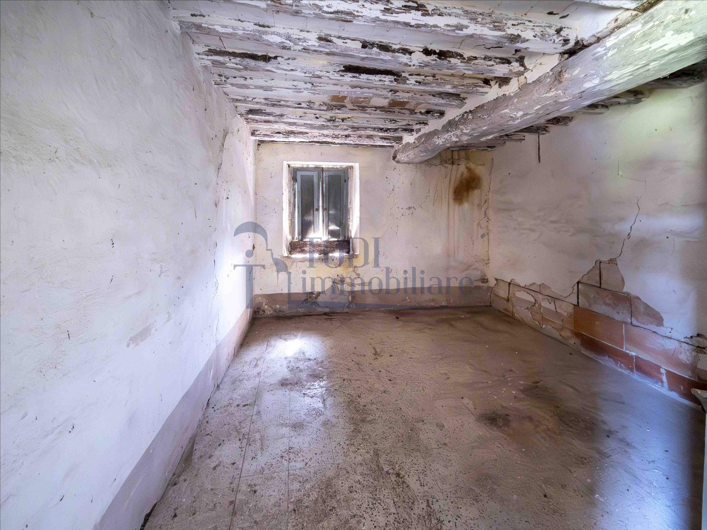 Casa Colonica La Costa - Todi Immobiliare