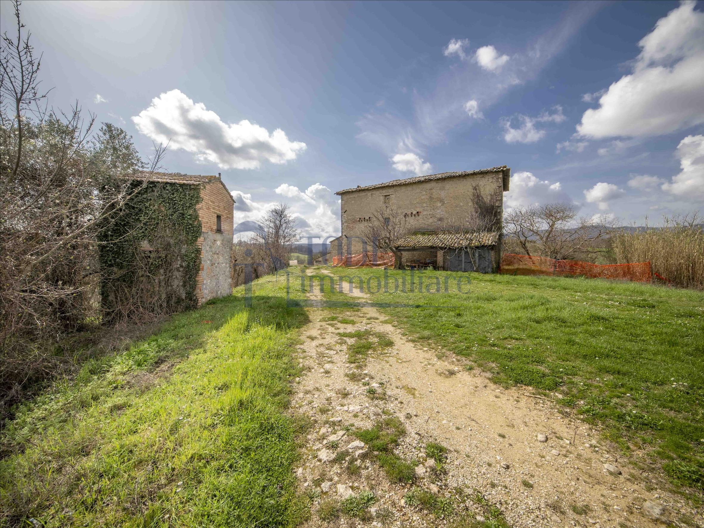 Casa Colonica La Costa - Todi Immobiliare