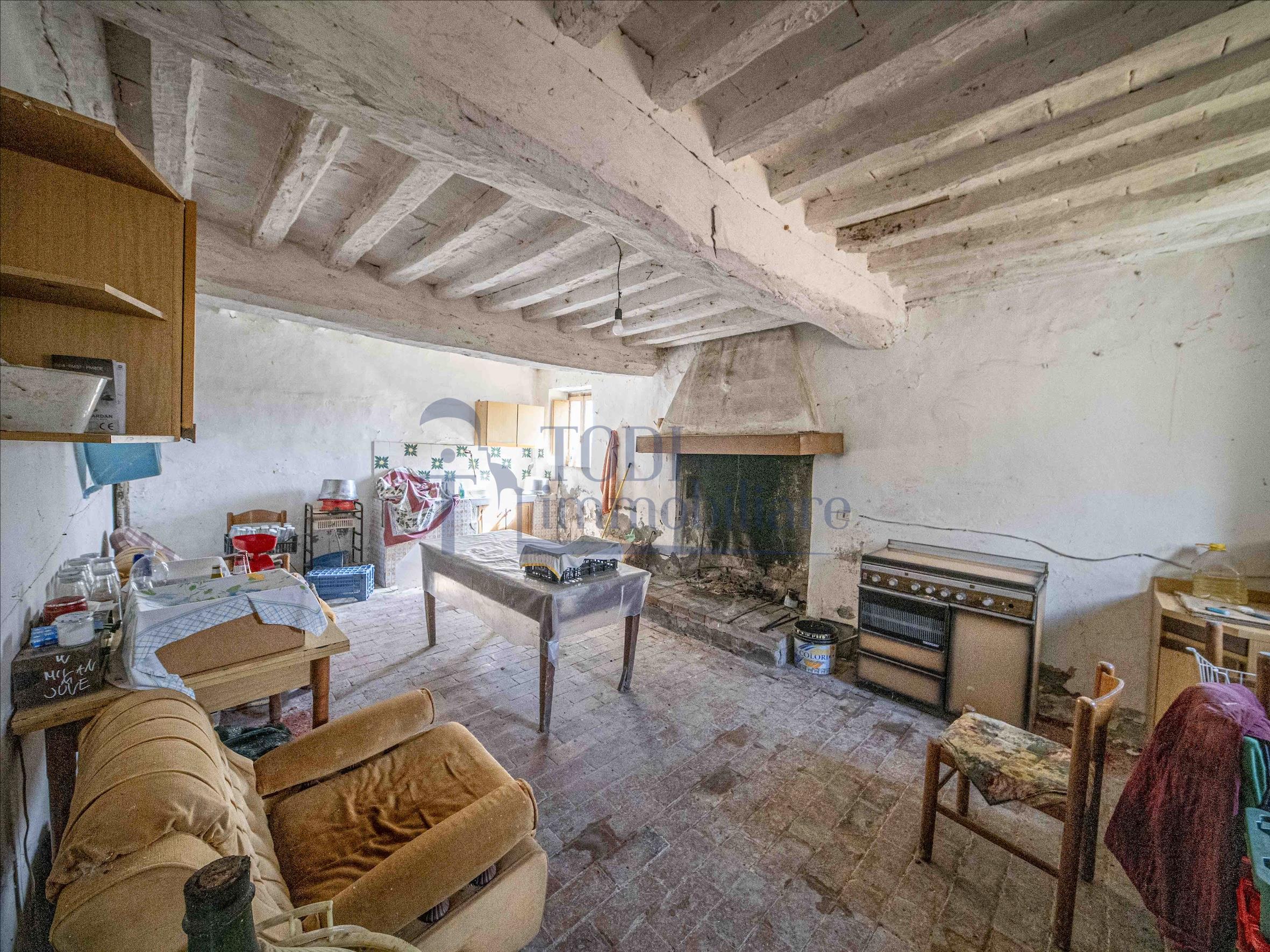 Casa Colonica La Costa - Todi Immobiliare