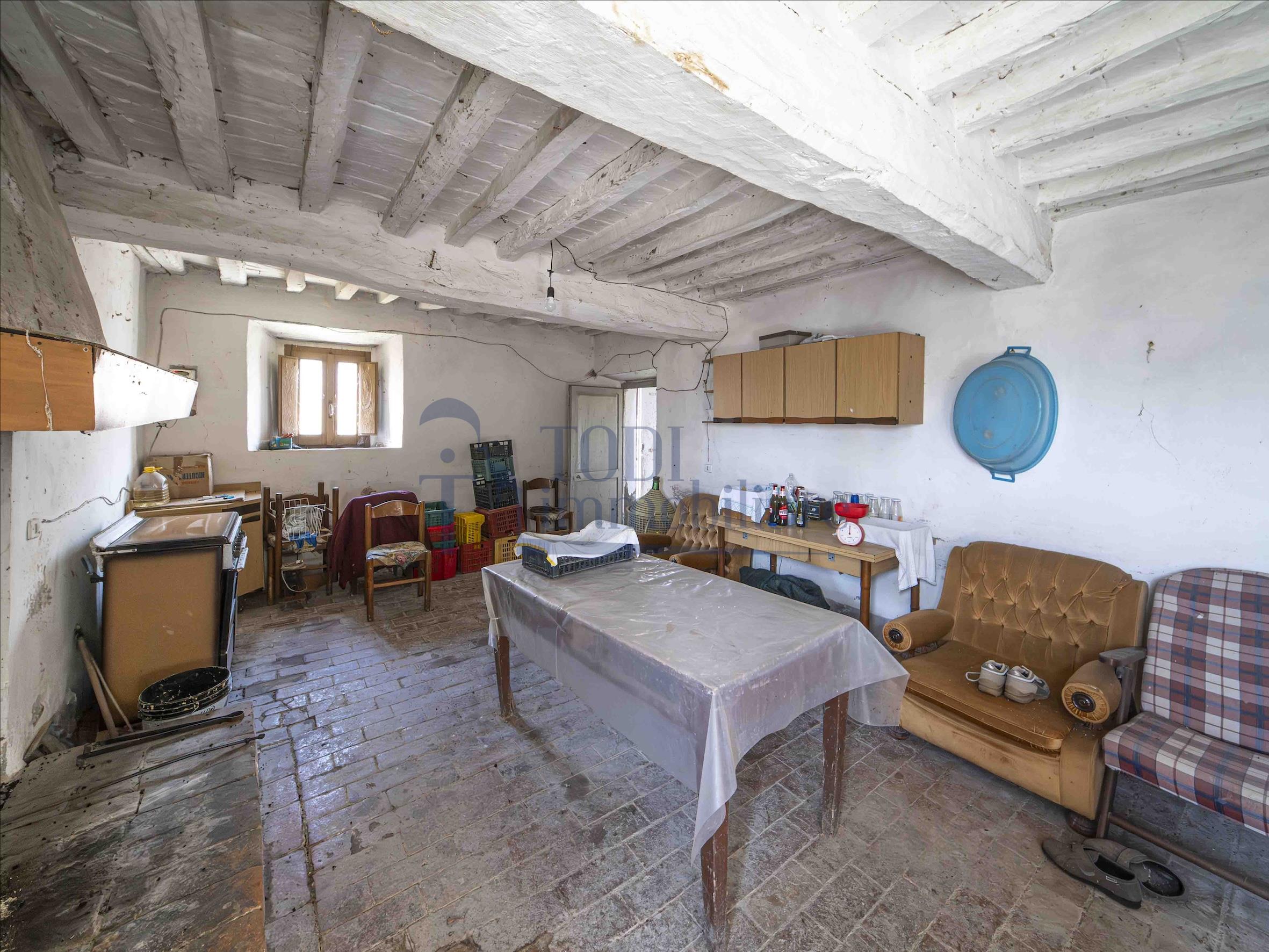 Casa Colonica La Costa - Todi Immobiliare
