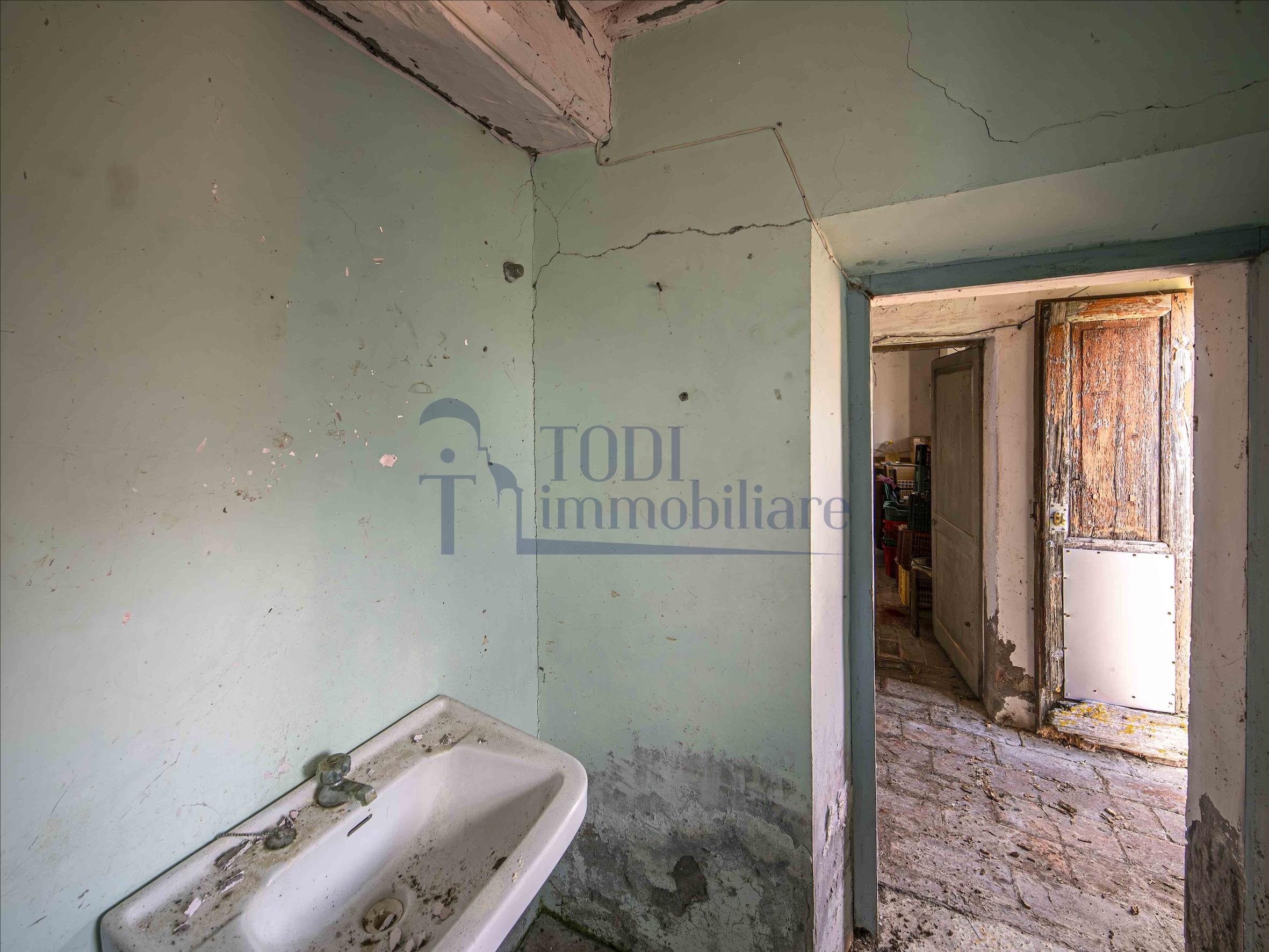 Casa Colonica La Costa - Todi Immobiliare