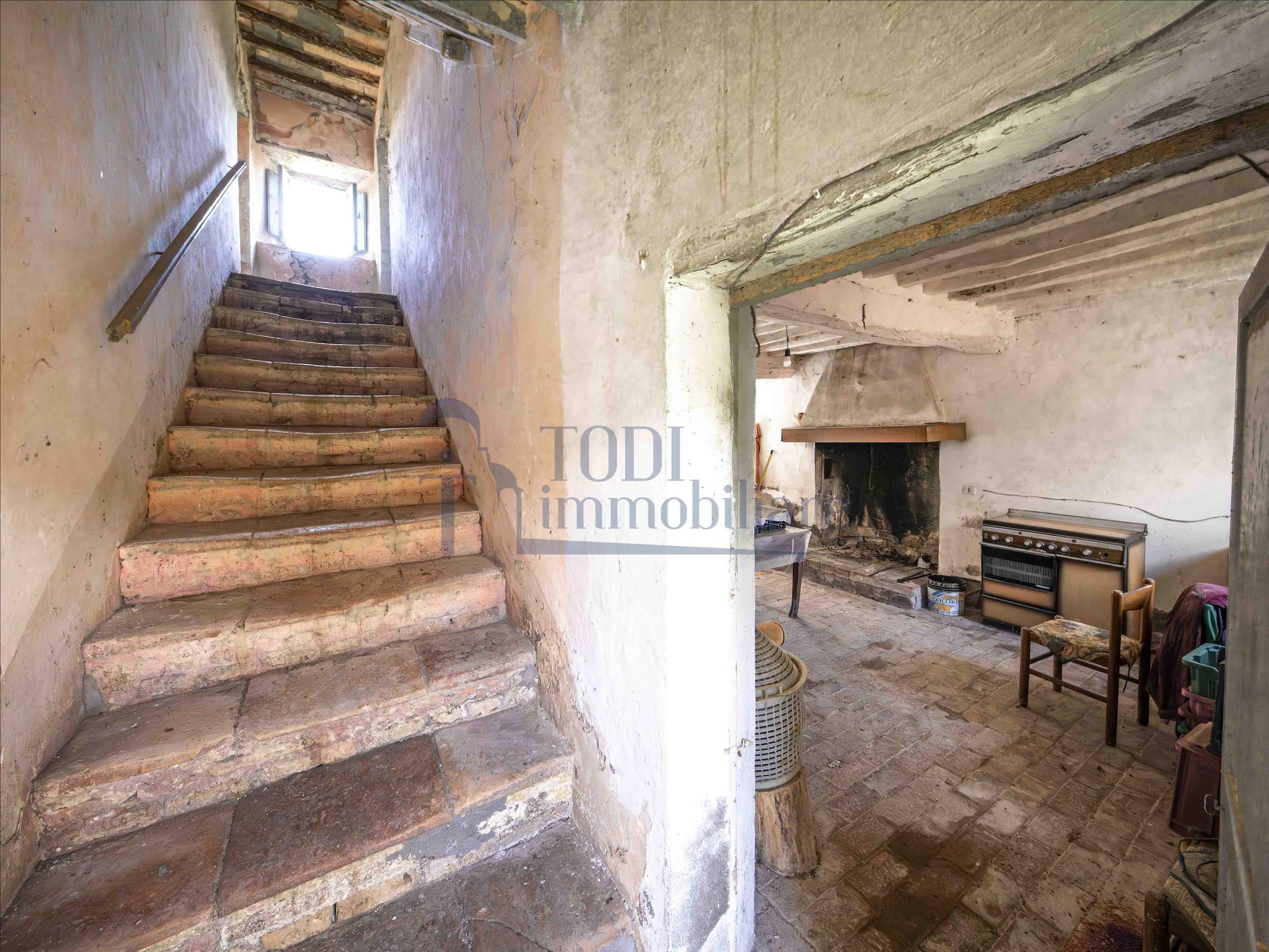 Casa Colonica La Costa - Todi Immobiliare