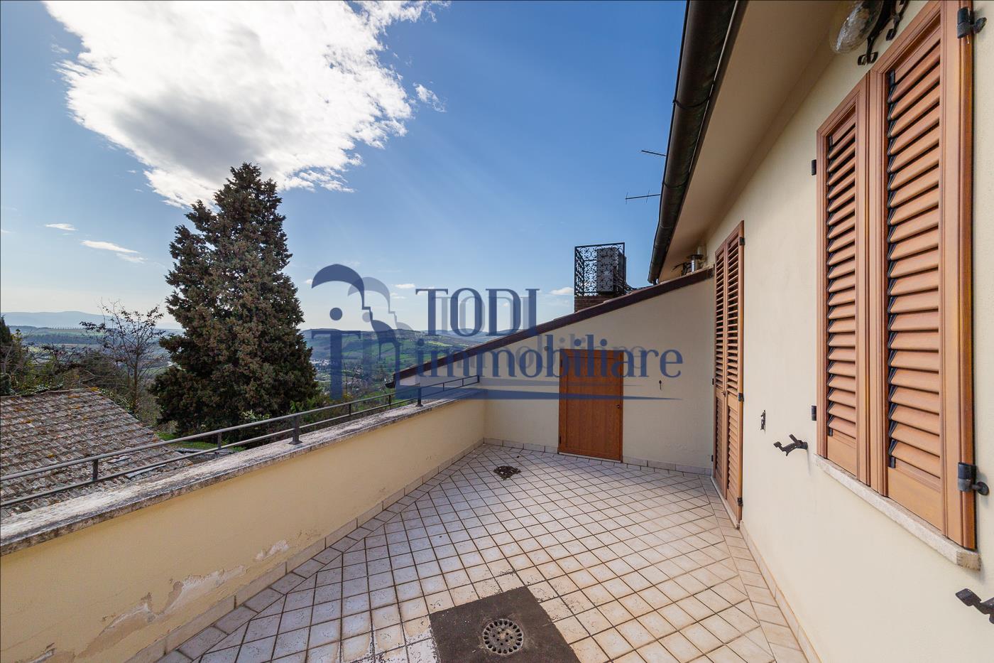 Porzione di Casa in Vendita a Todi (PG) SS79bis 3202 - Todi Immobiliare