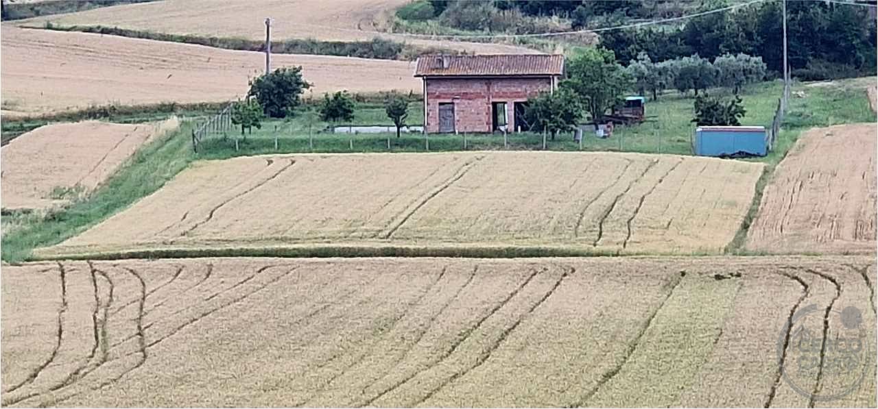 San Biagio della Valle, annesso agricolo e terra