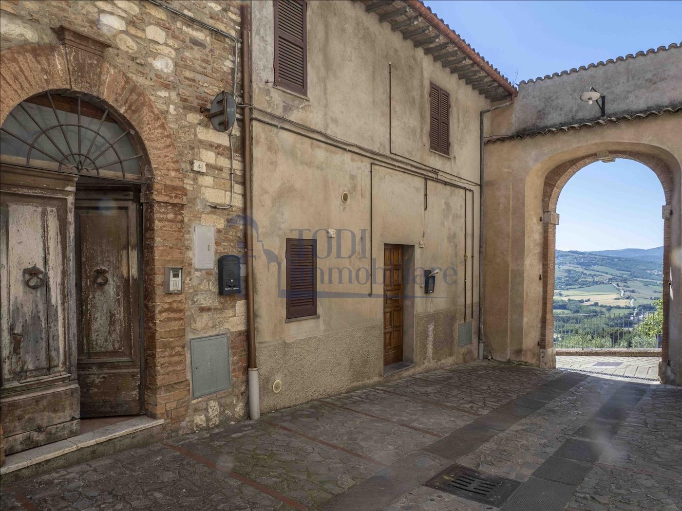 Cielo Terra Da Ristrutturare - Todi Immobiliare
