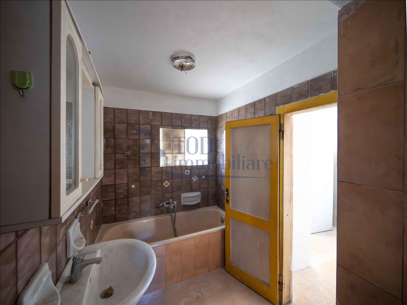 Cielo Terra Da Ristrutturare - Todi Immobiliare