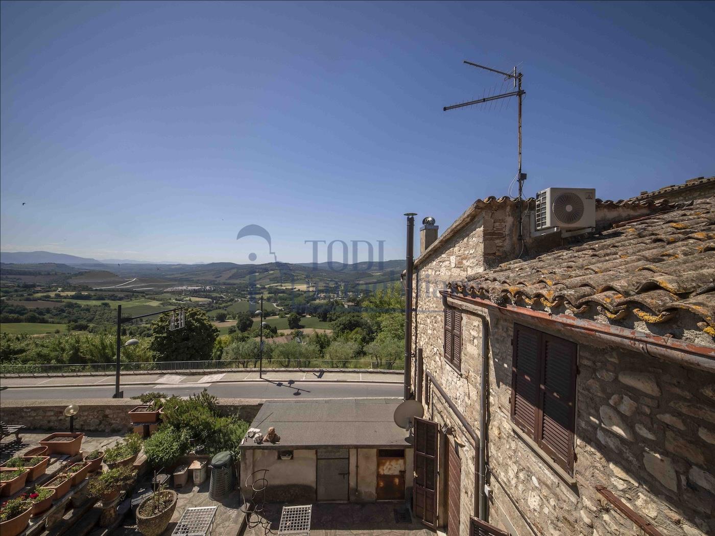 Cielo Terra Da Ristrutturare - Todi Immobiliare