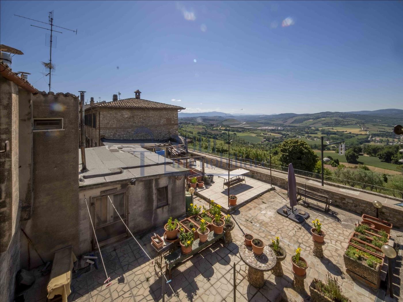 Cielo Terra Da Ristrutturare - Todi Immobiliare