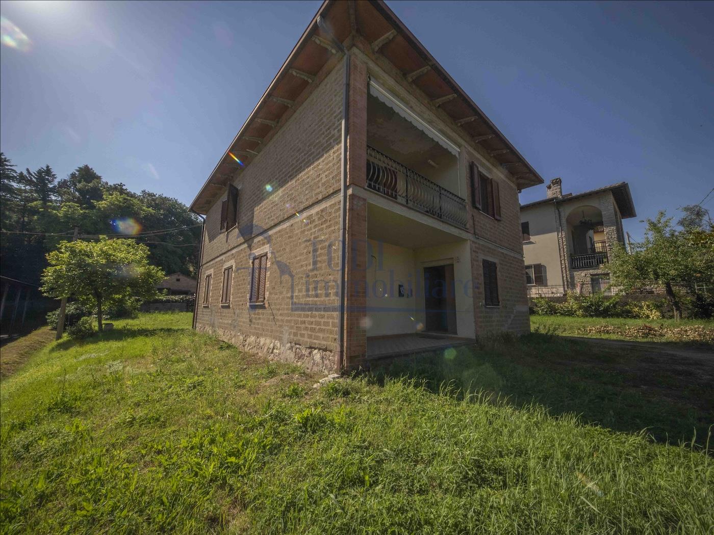 Appartamento con piccolo giardino - Todi Immobiliare