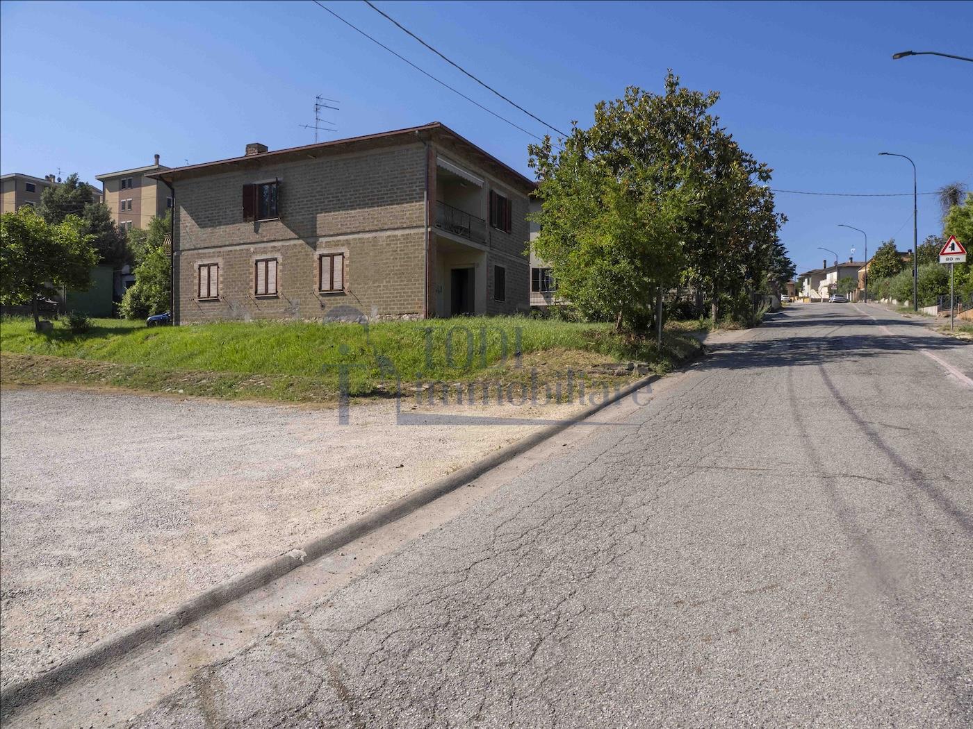 Appartamento con piccolo giardino - Todi Immobiliare