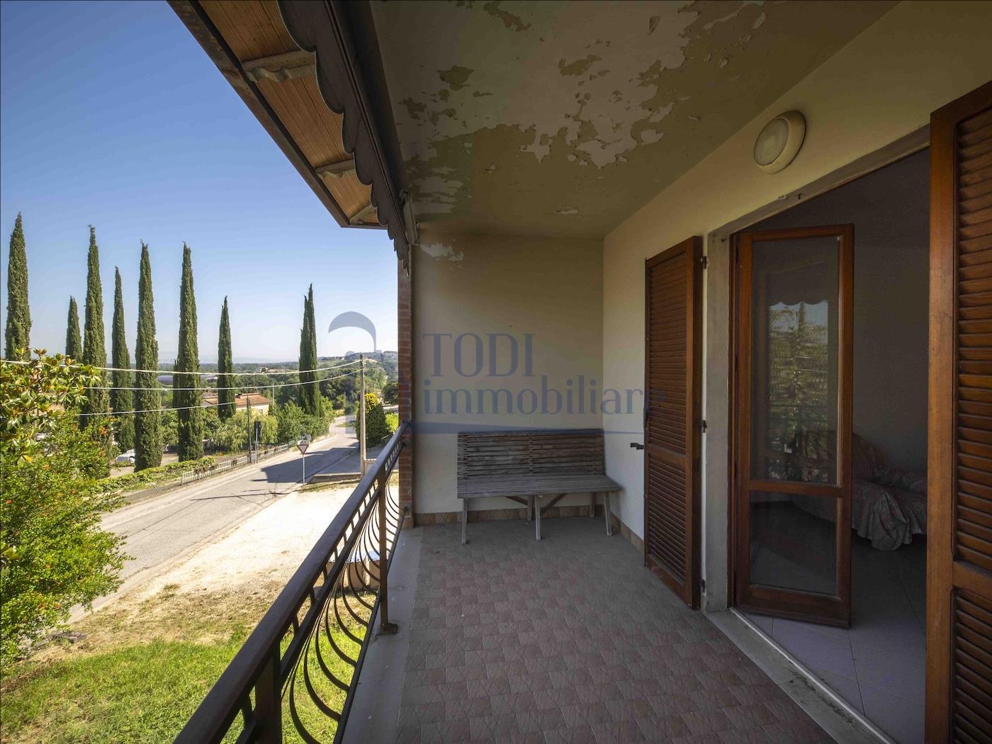 Appartamento con piccolo giardino - Todi Immobiliare