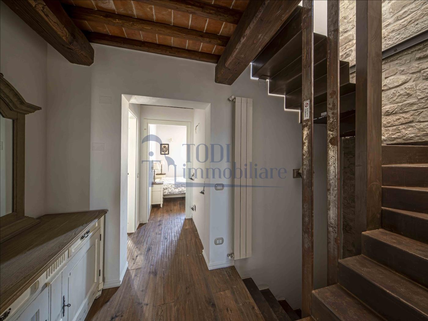 Antico Palazzo in Vendita - Todi Immobiliare