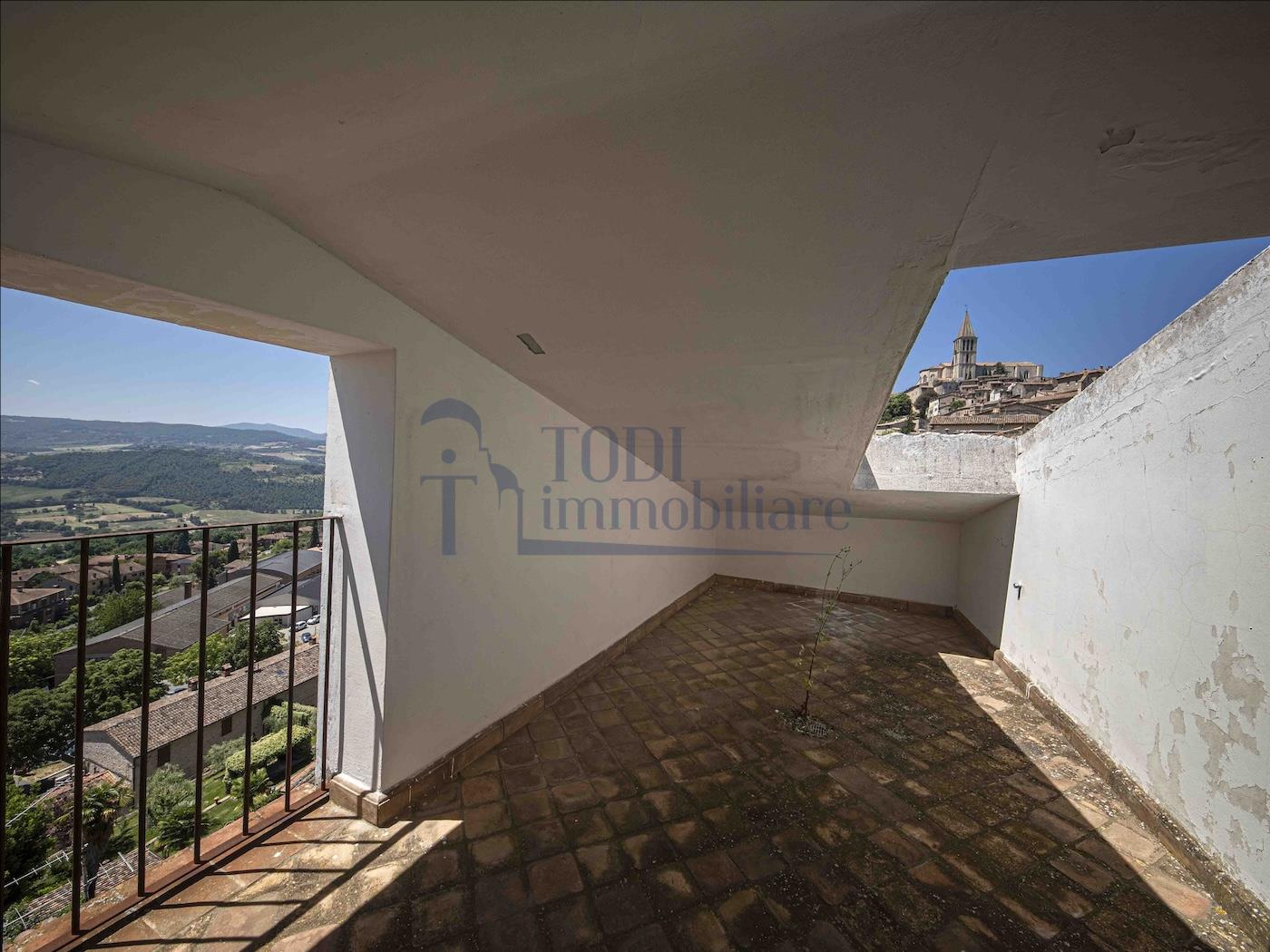 Antico Palazzo in Vendita - Todi Immobiliare