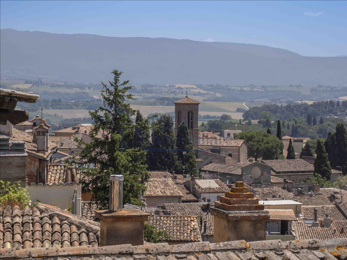 Antico Palazzo in Vendita - Todi Immobiliare