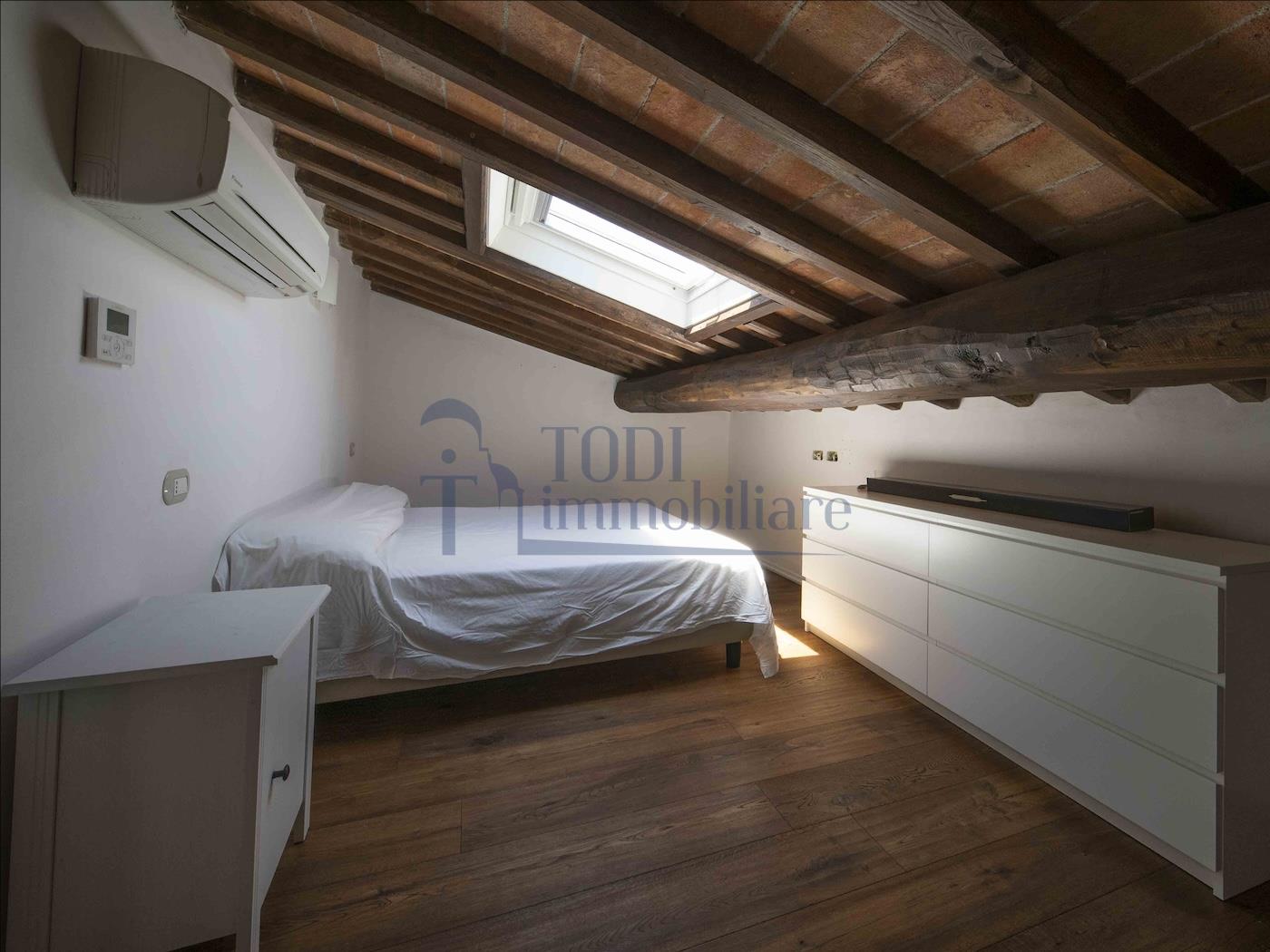 Antico Palazzo in Vendita - Todi Immobiliare