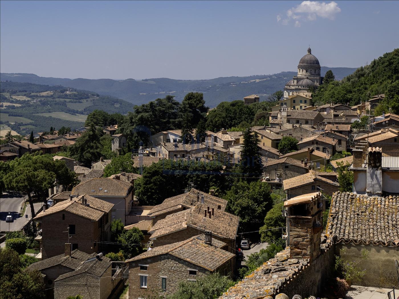 Antico Palazzo in Vendita - Todi Immobiliare