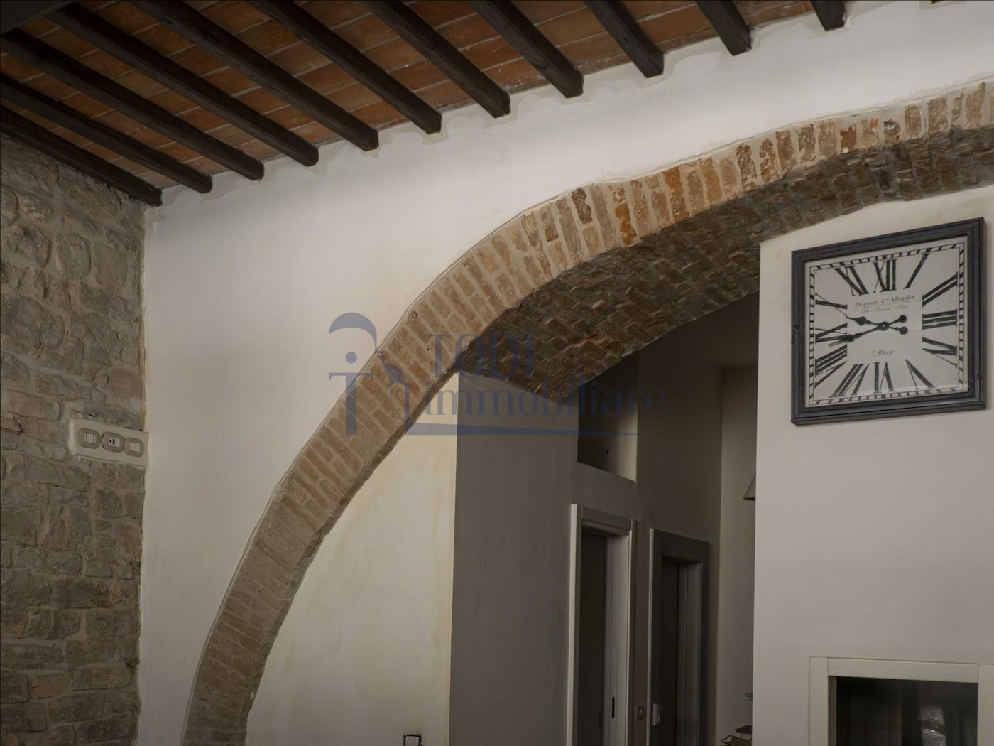 Antico Palazzo in Vendita - Todi Immobiliare
