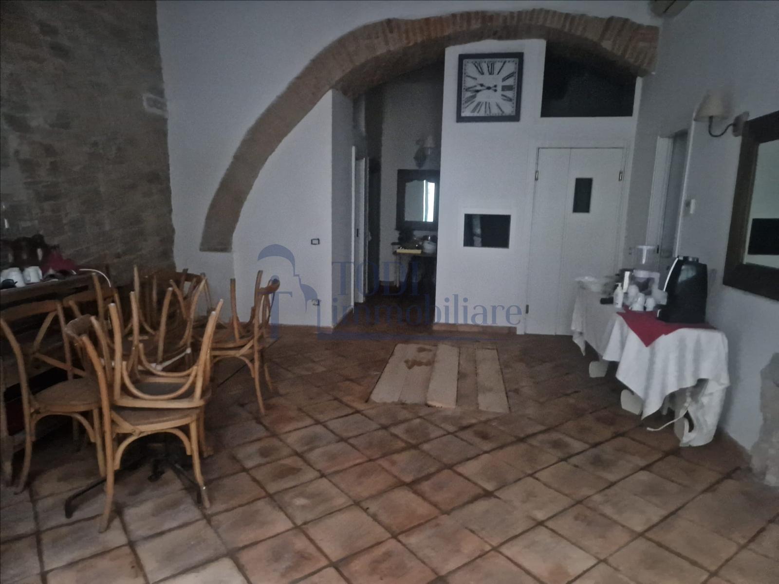 Antico Palazzo in Vendita - Todi Immobiliare