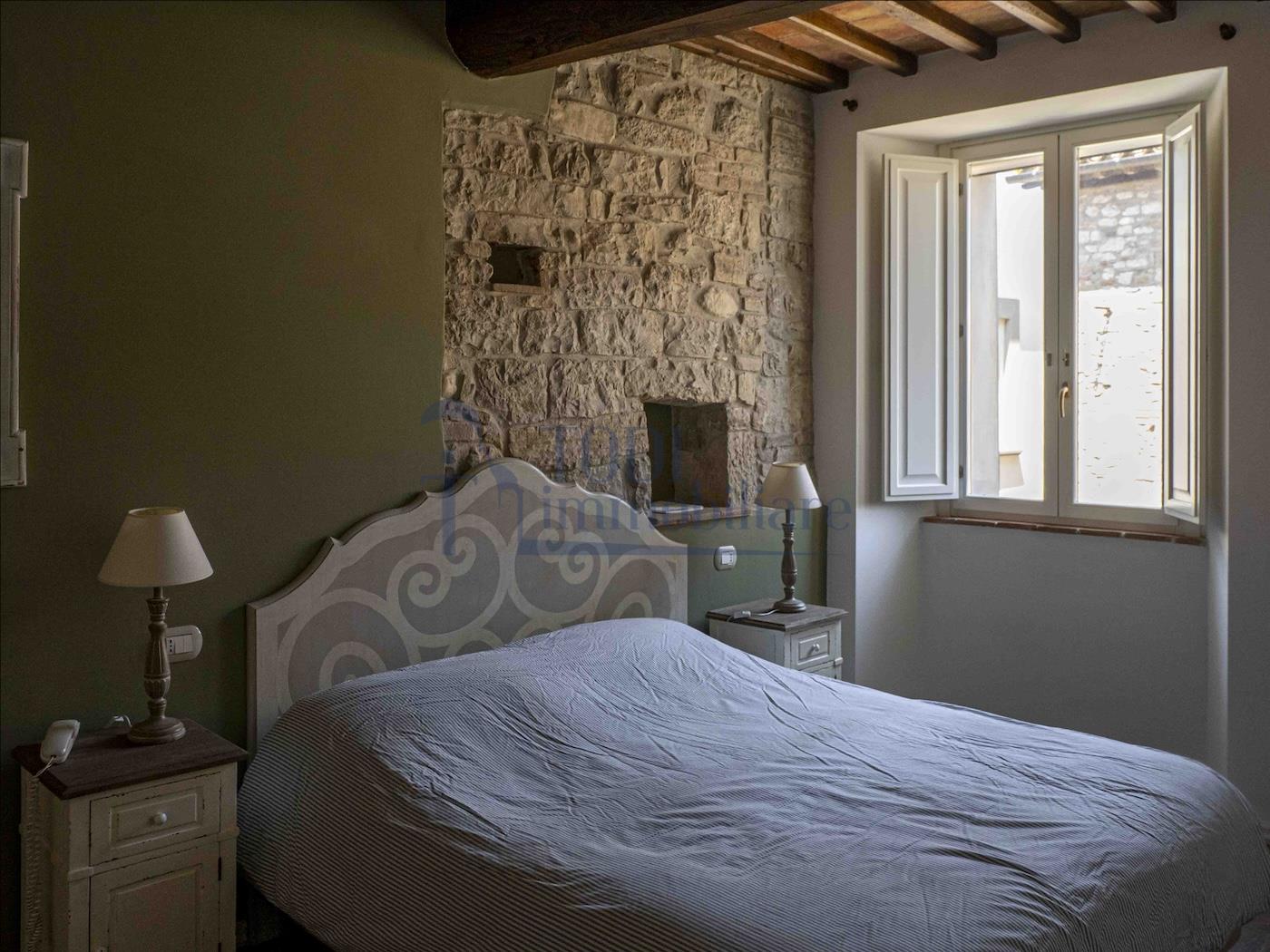 Antico Palazzo in Vendita - Todi Immobiliare