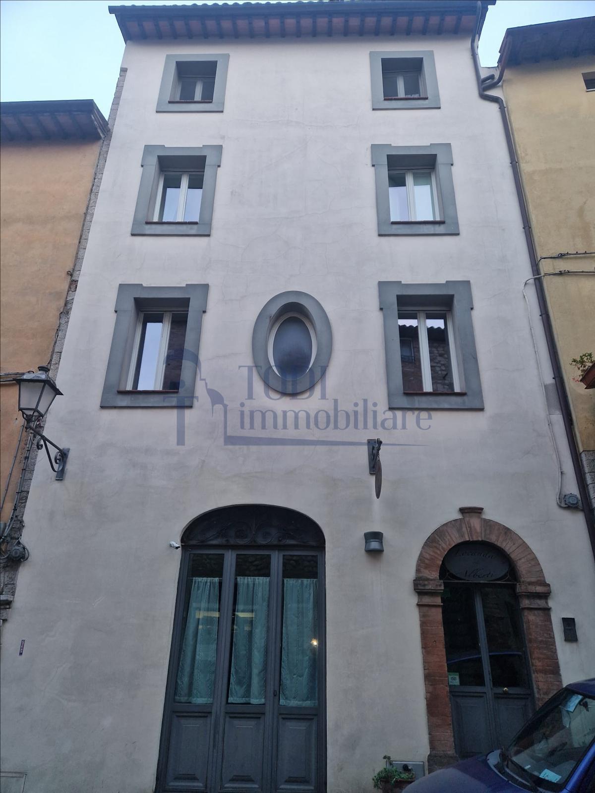 Antico Palazzo in Vendita - Todi Immobiliare