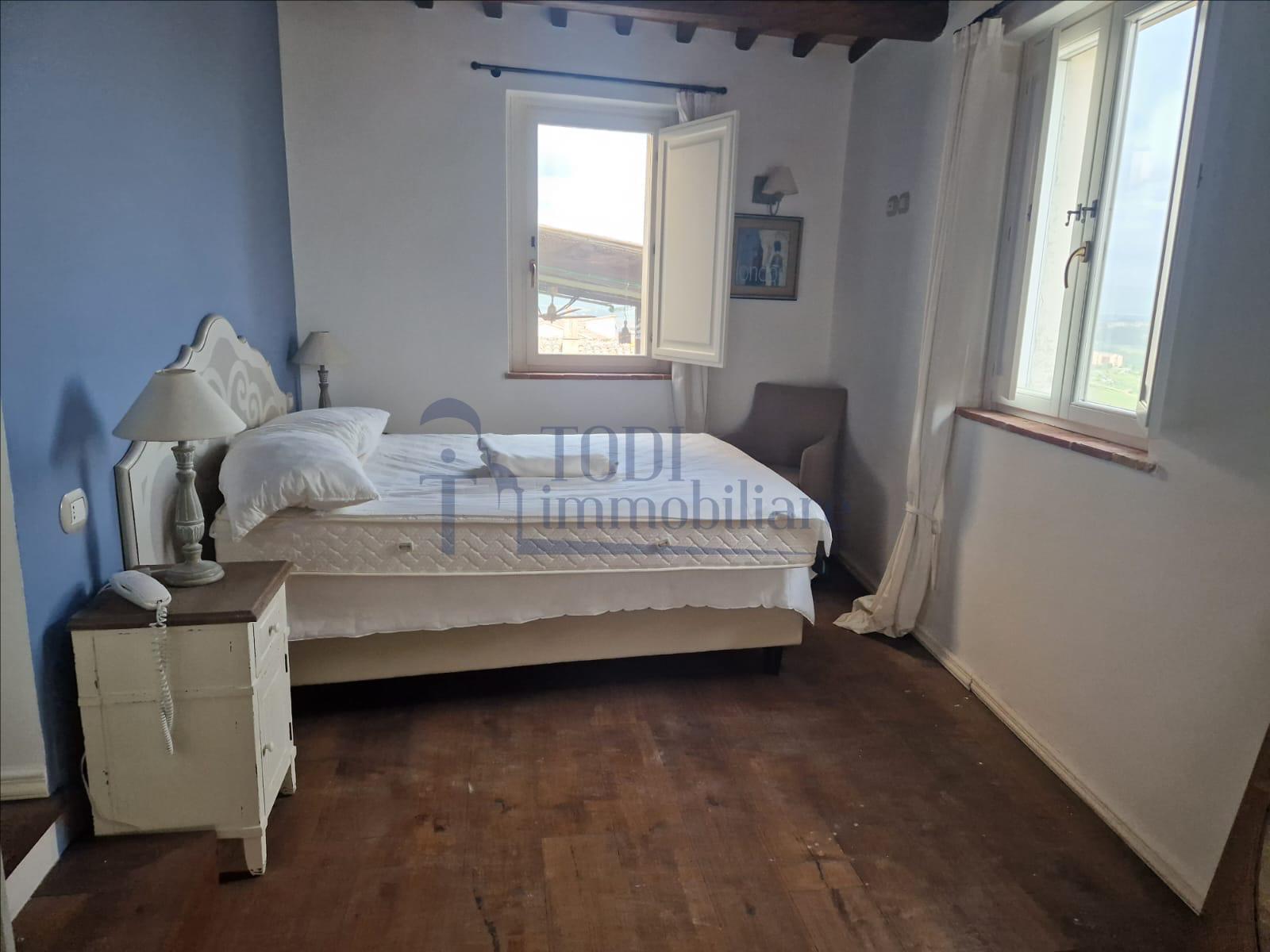 Antico Palazzo in Vendita - Todi Immobiliare