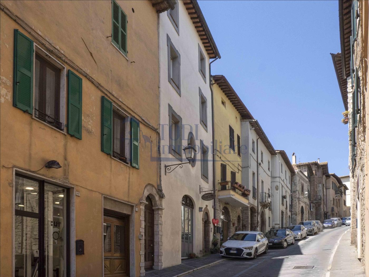 Antico Palazzo in Vendita - Todi Immobiliare