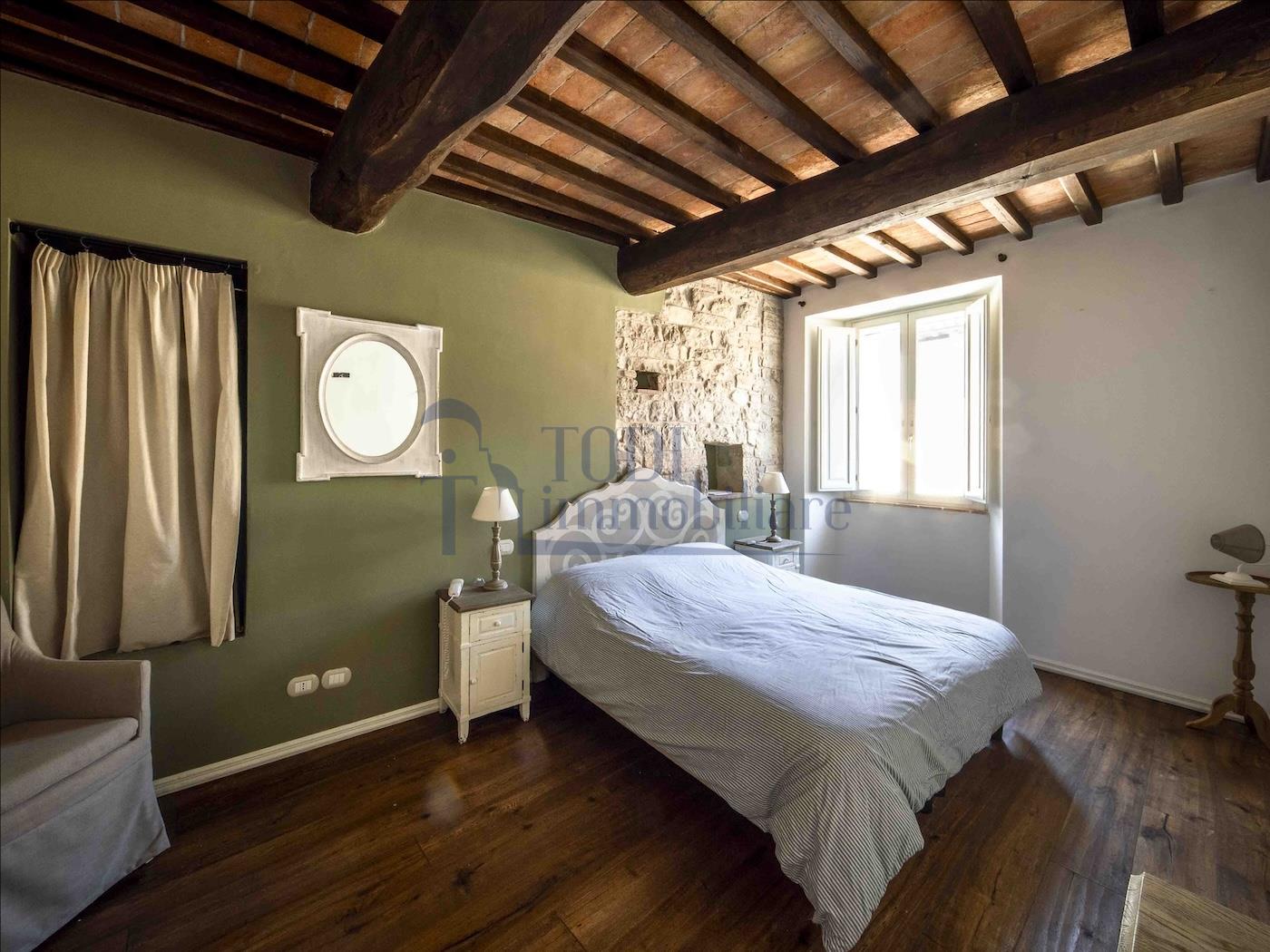 Antico Palazzo in Vendita - Todi Immobiliare