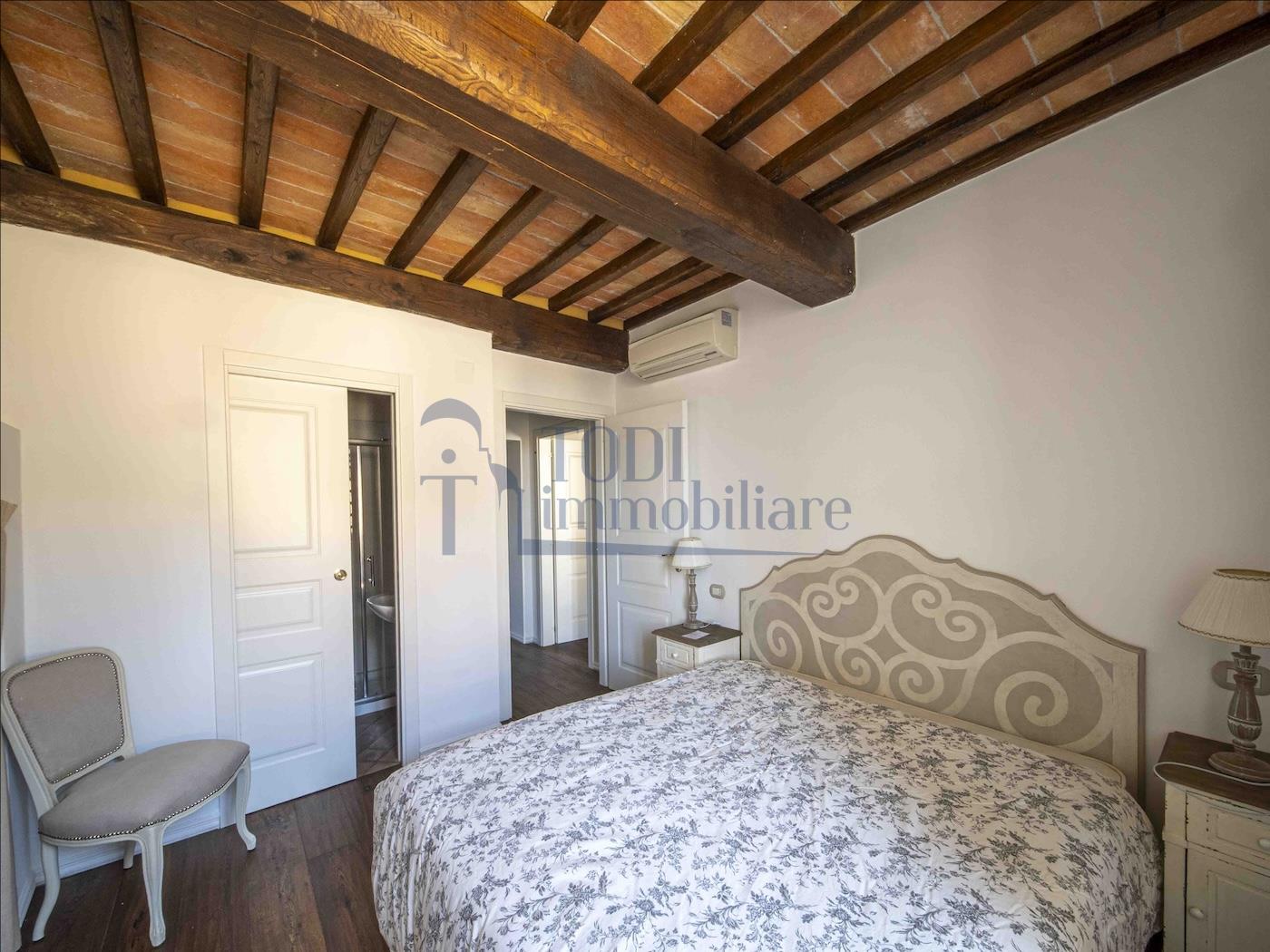 Antico Palazzo in Vendita - Todi Immobiliare