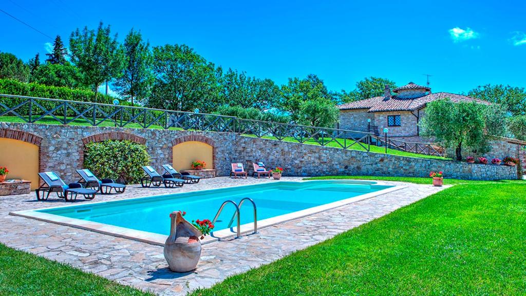 Amelia - Casale ristrutturato 250 mq con Piscina e oliveto - Todi Immobiliare