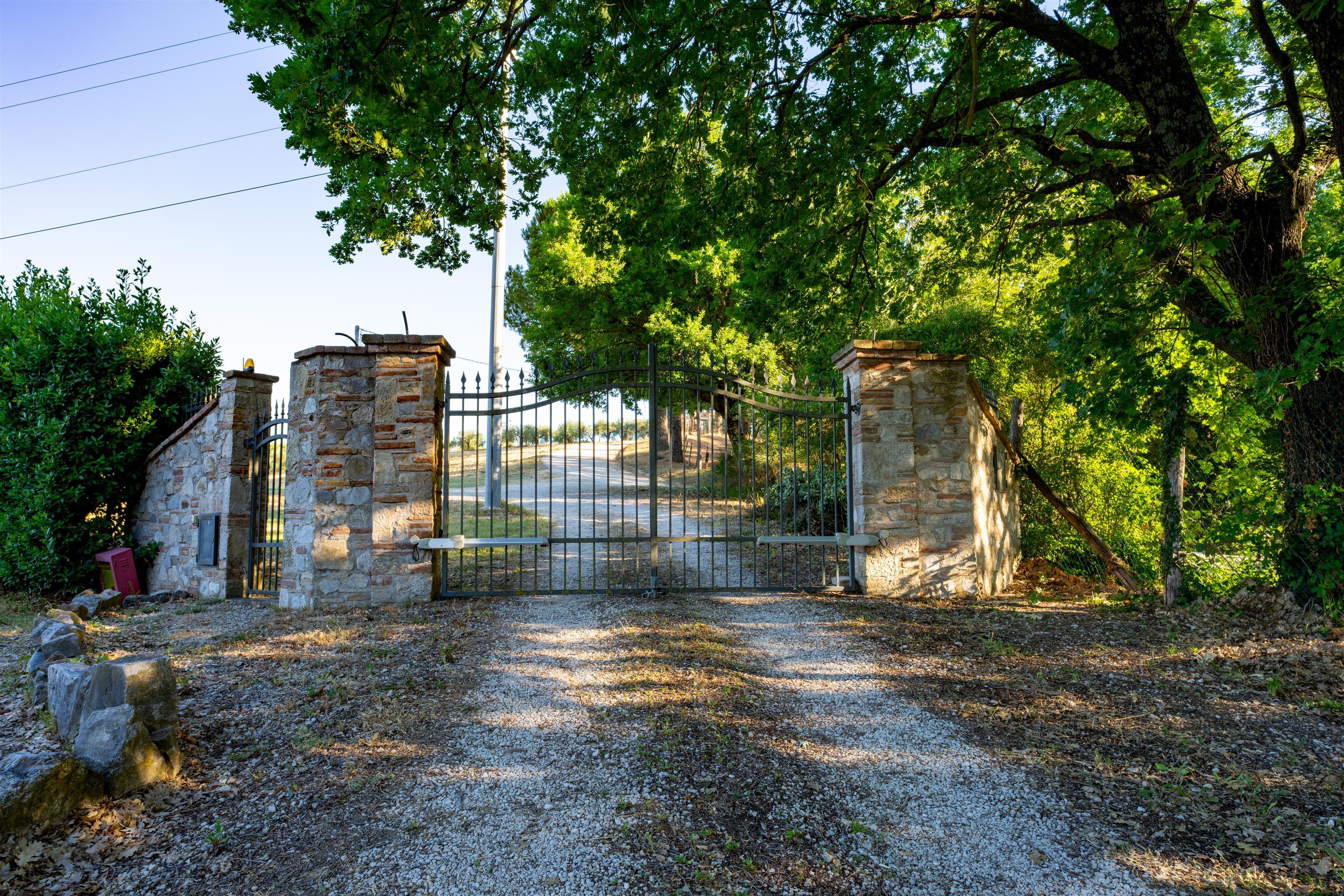 Amelia - Casale ristrutturato 250 mq con Piscina e oliveto - Todi Immobiliare
