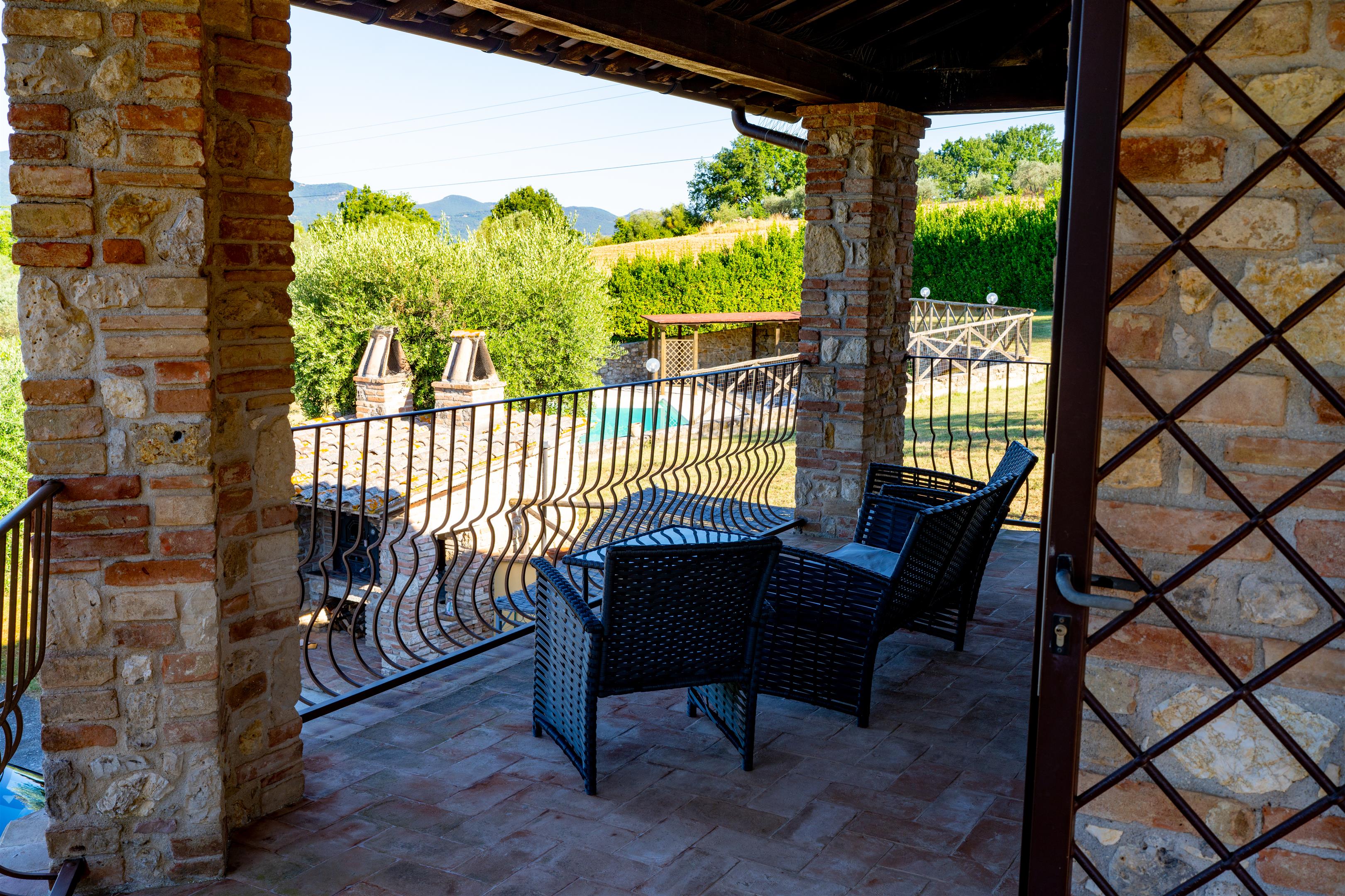 Amelia - Casale ristrutturato 250 mq con Piscina e oliveto - Todi Immobiliare