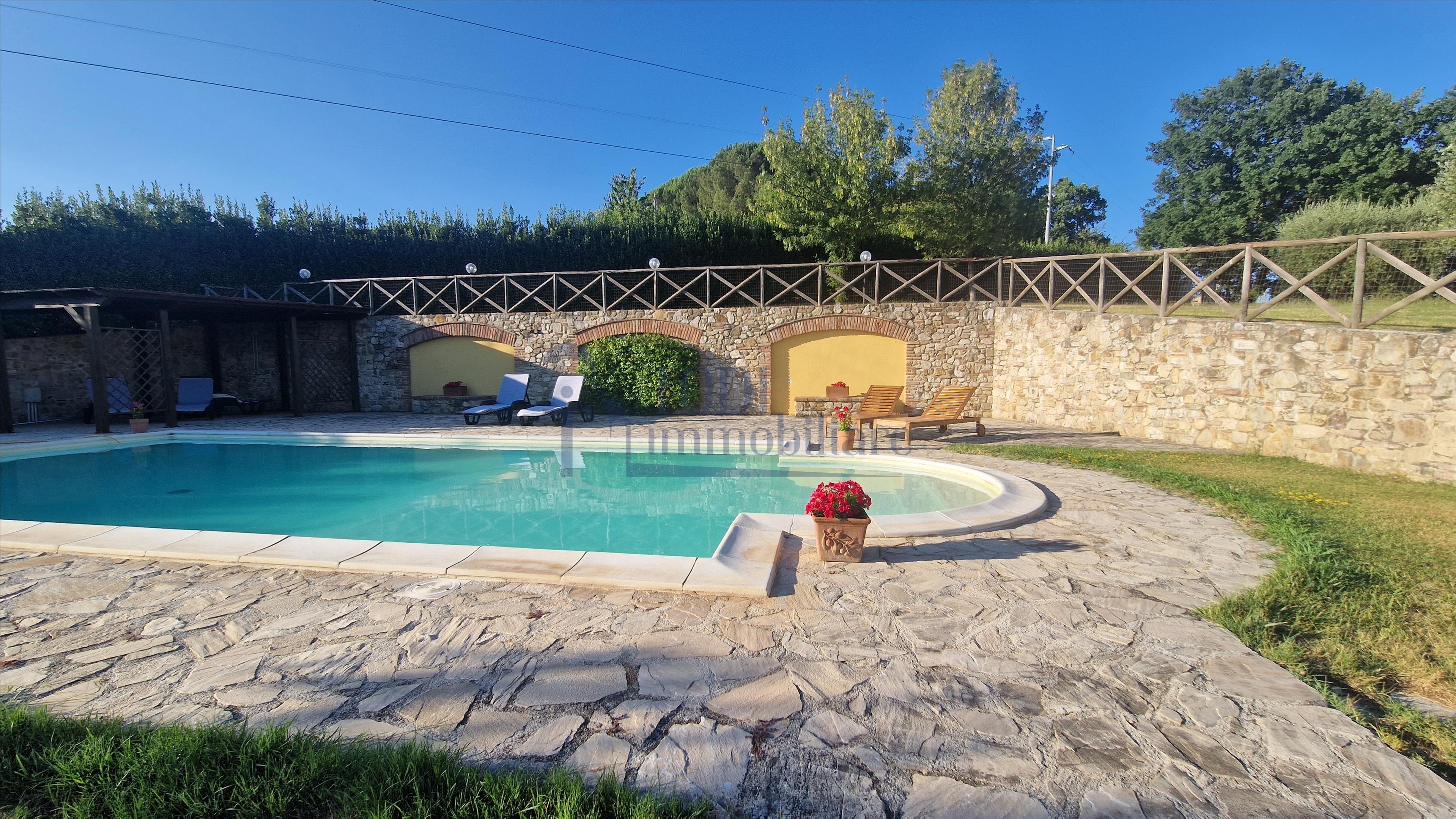 Amelia - Casale ristrutturato 250 mq con Piscina e oliveto - Todi Immobiliare