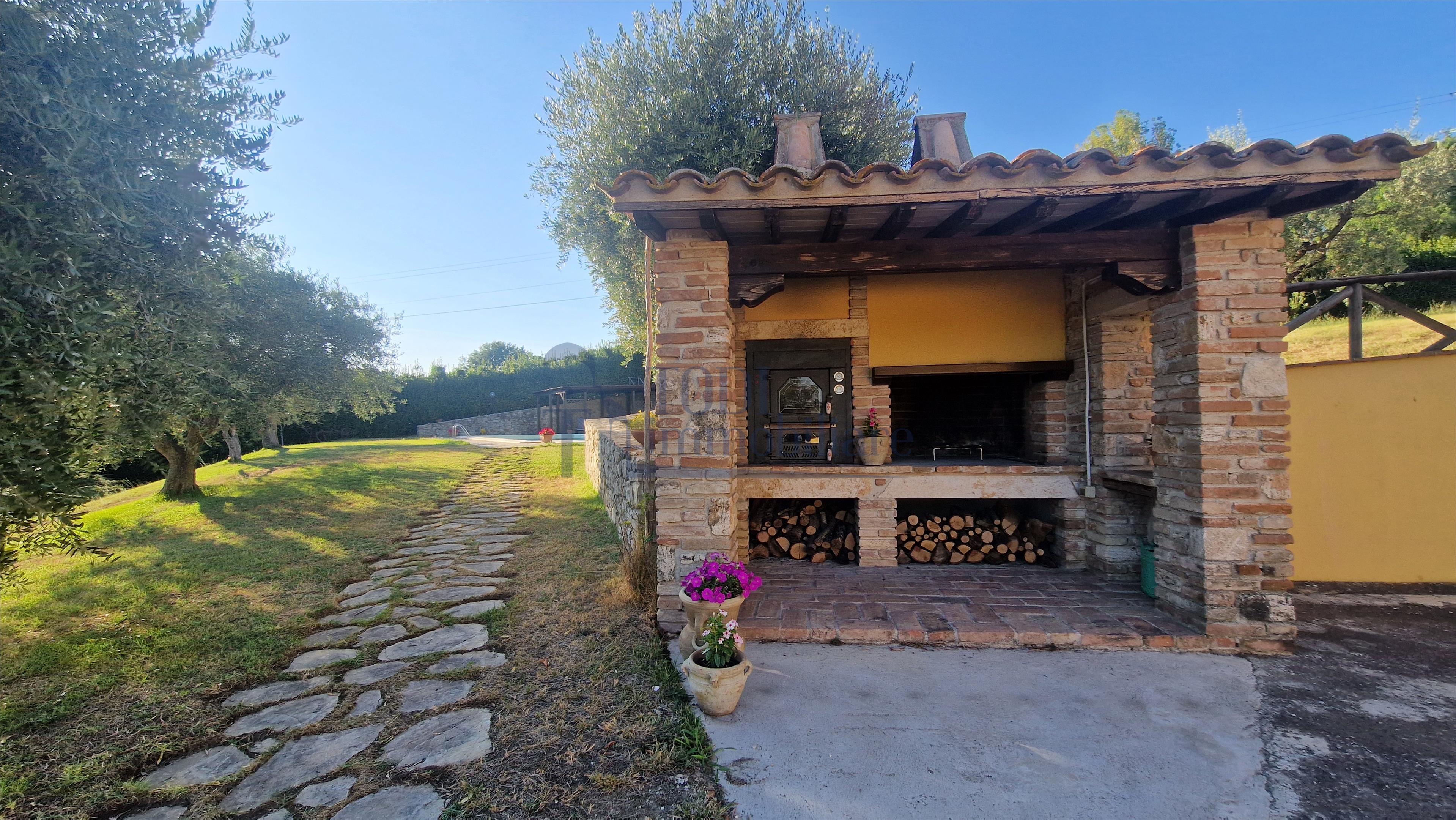 Amelia - Casale ristrutturato 250 mq con Piscina e oliveto - Todi Immobiliare