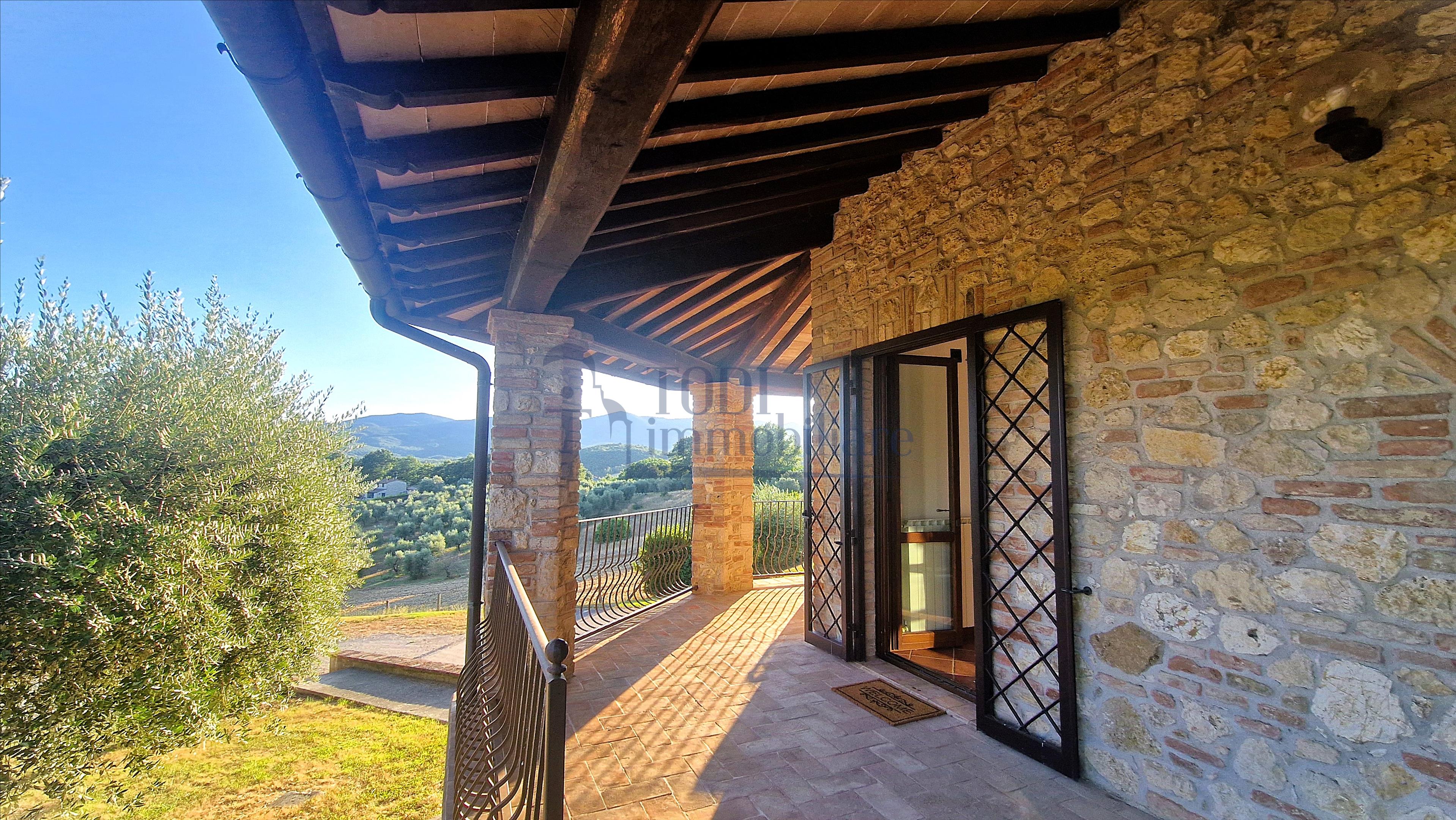 Amelia - Casale ristrutturato 250 mq con Piscina e oliveto - Todi Immobiliare