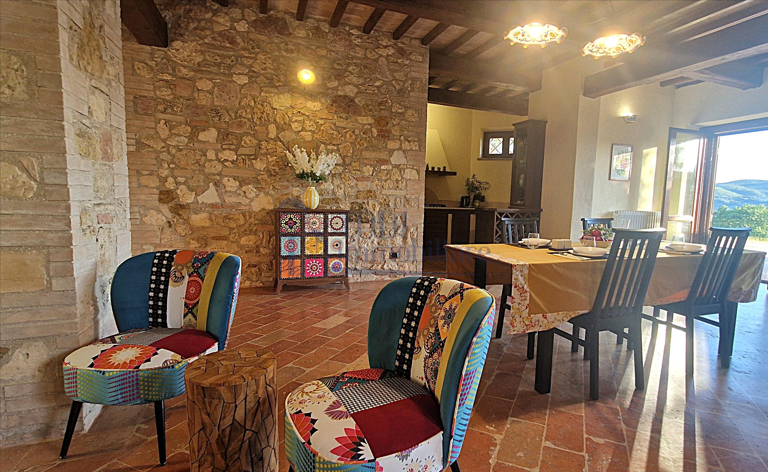 Amelia - Casale ristrutturato 250 mq con Piscina e oliveto - Todi Immobiliare