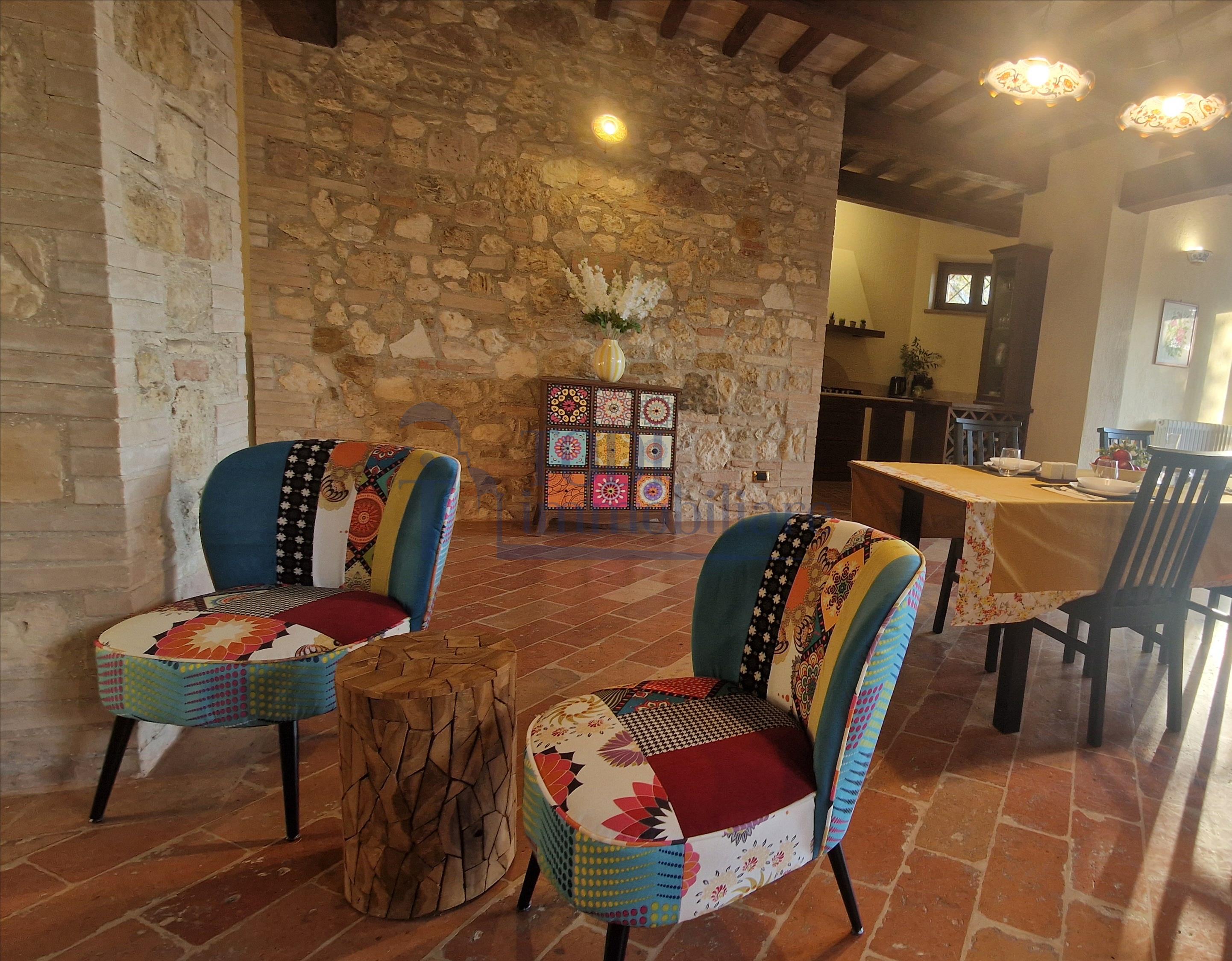 Amelia - Casale ristrutturato 250 mq con Piscina e oliveto - Todi Immobiliare