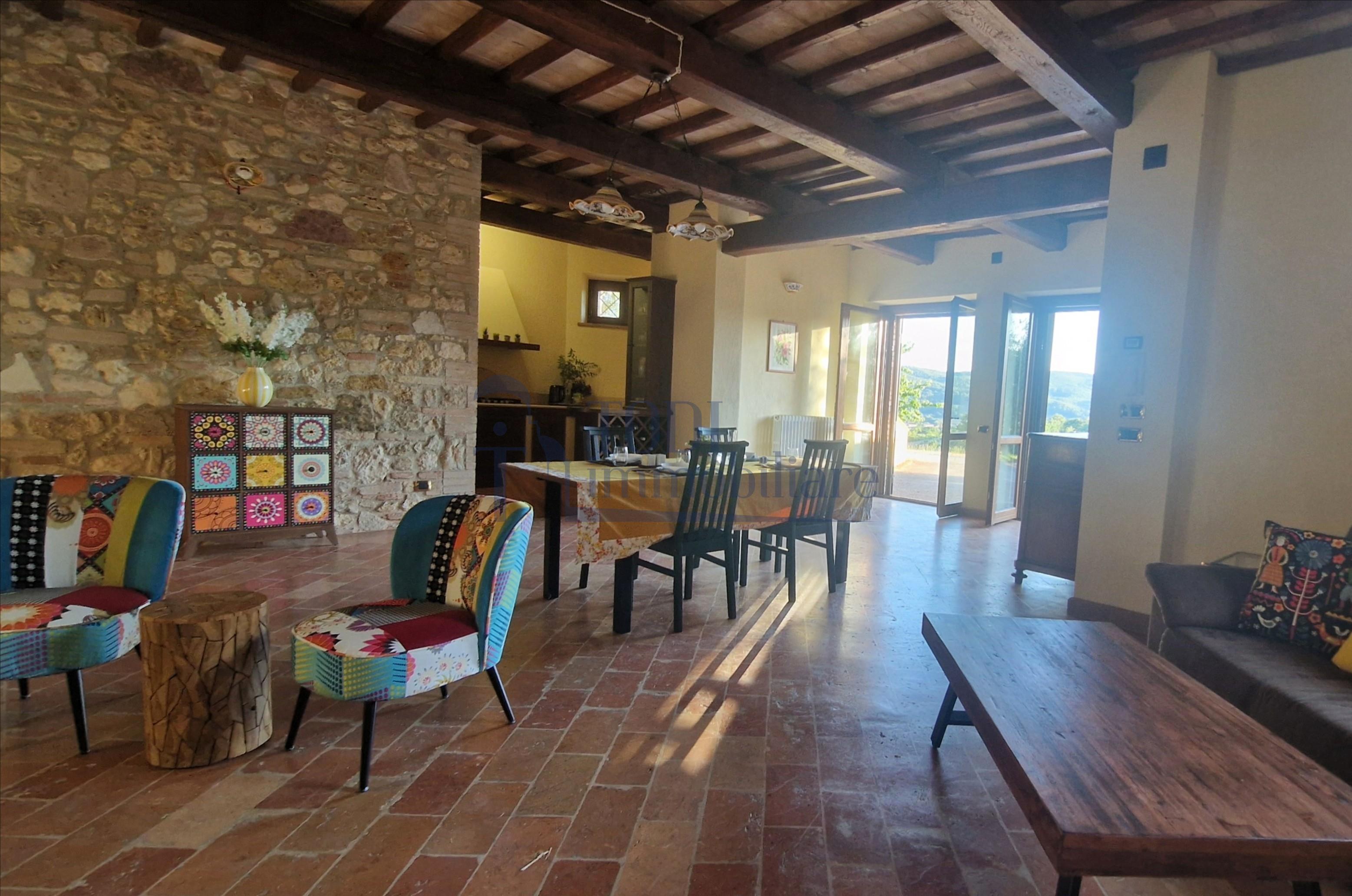 Amelia - Casale ristrutturato 250 mq con Piscina e oliveto - Todi Immobiliare