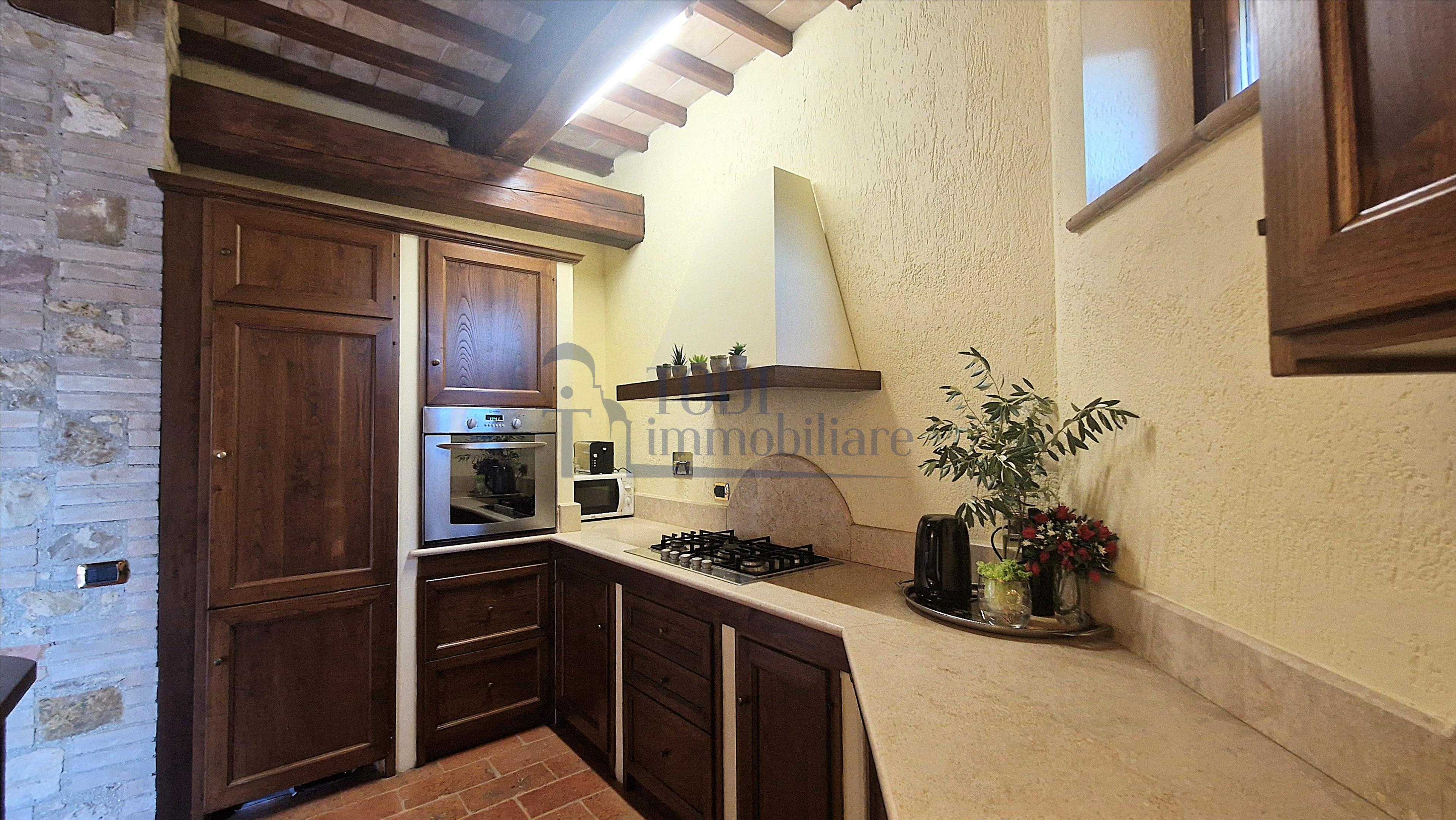 Amelia - Casale ristrutturato 250 mq con Piscina e oliveto - Todi Immobiliare