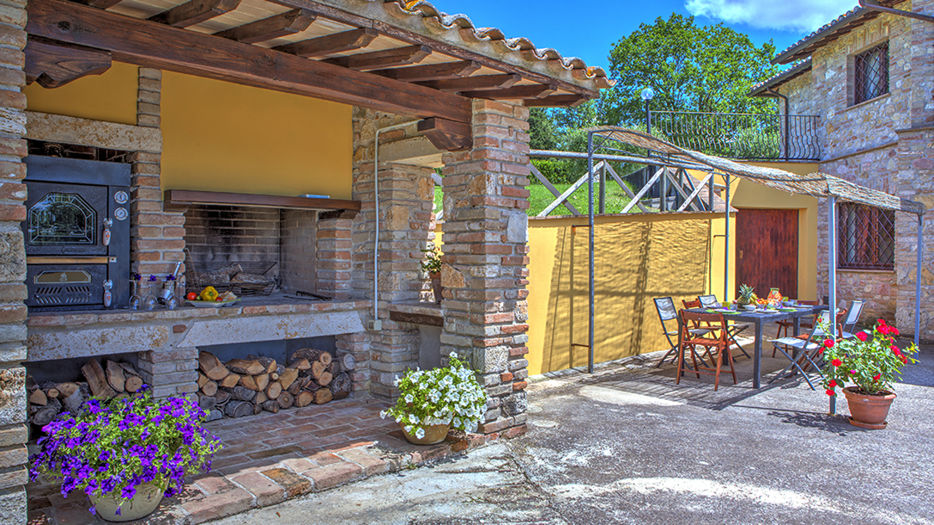 Amelia - Casale ristrutturato 250 mq con Piscina e oliveto - Todi Immobiliare