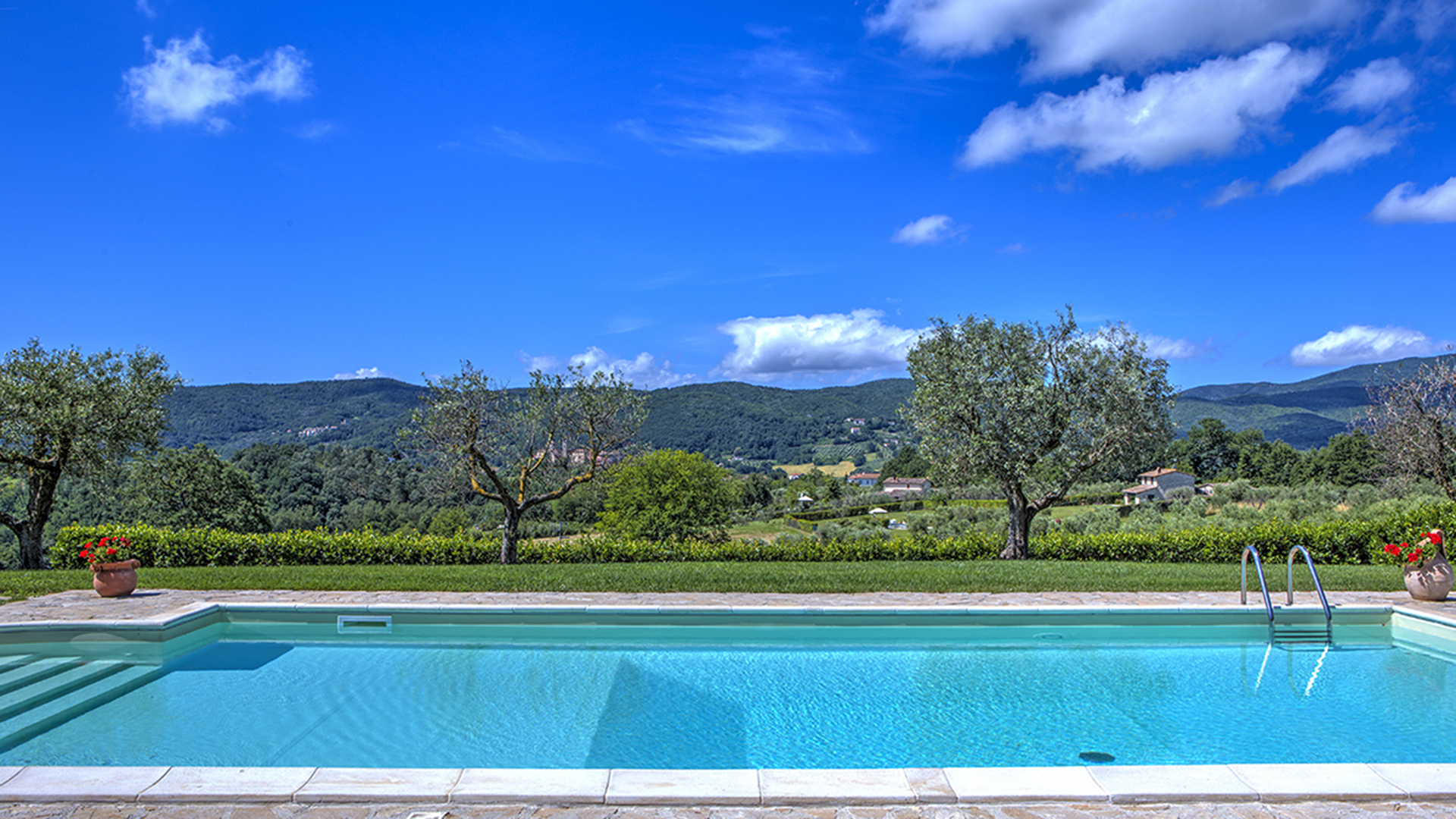 Amelia - Casale ristrutturato 250 mq con Piscina e oliveto - Todi Immobiliare