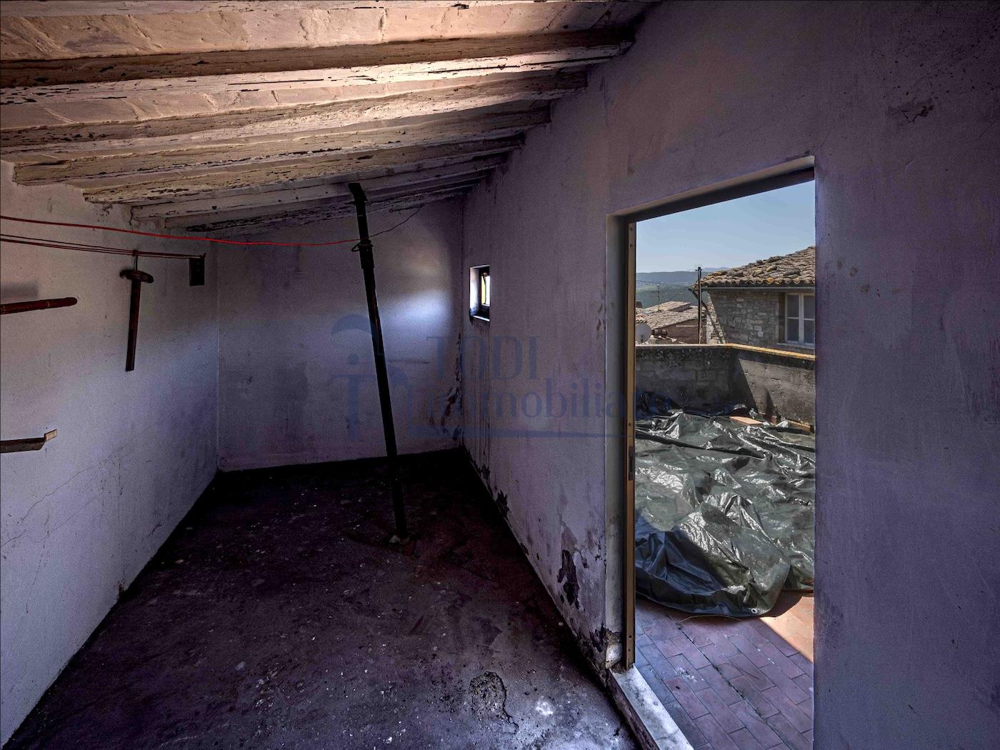 Appartamento da Ristrutturare TODI Centro Storico - Todi Immobiliare