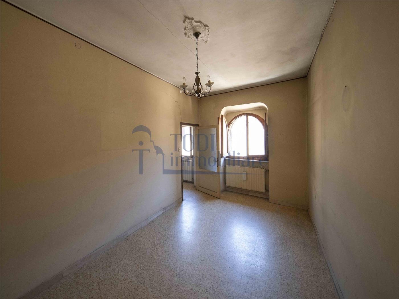 Appartamento da Ristrutturare TODI Centro Storico - Todi Immobiliare