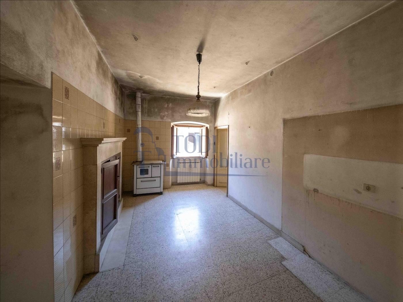 Appartamento da Ristrutturare TODI Centro Storico - Todi Immobiliare