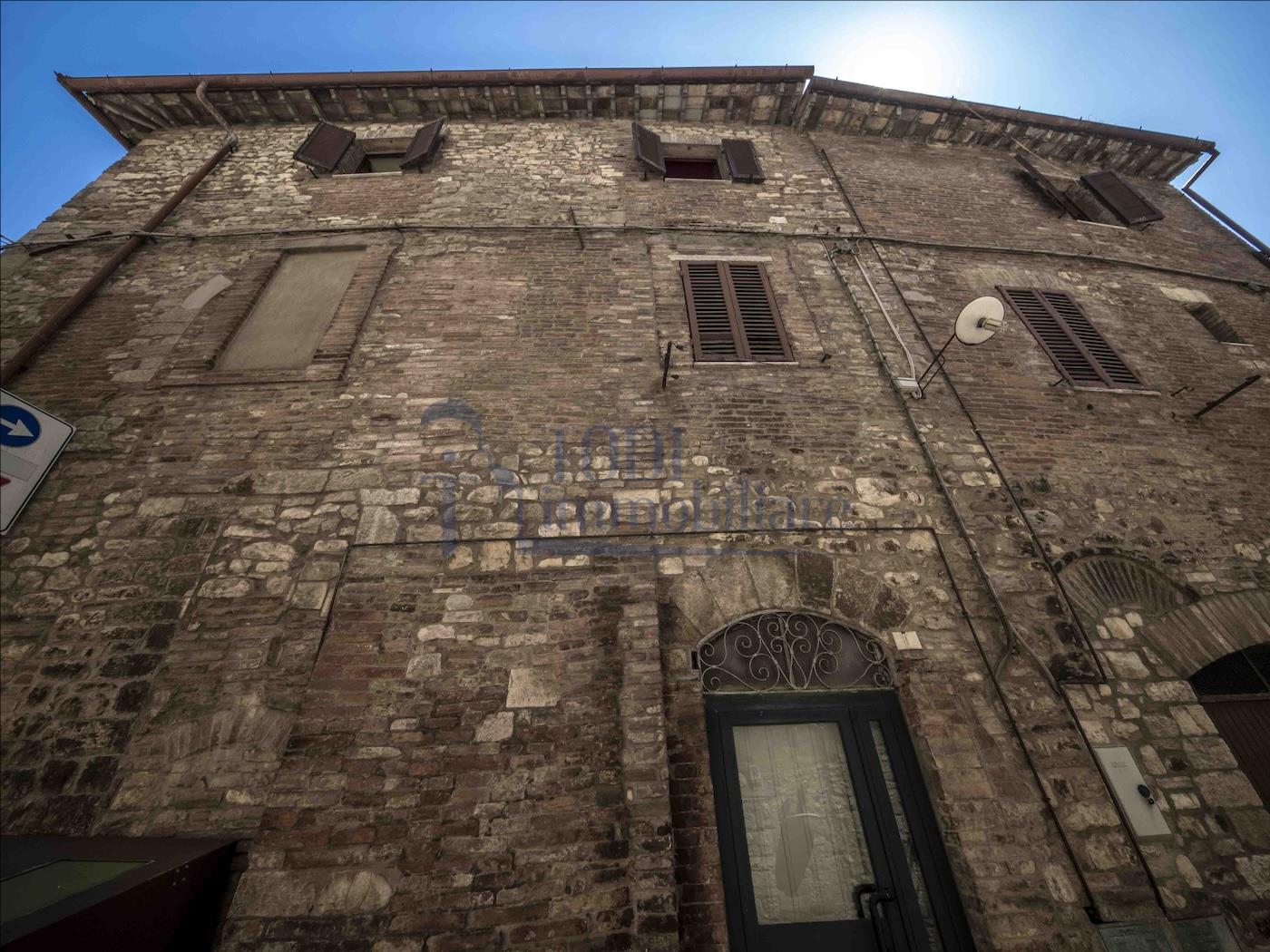 Appartamento da Ristrutturare TODI Centro Storico - Todi Immobiliare