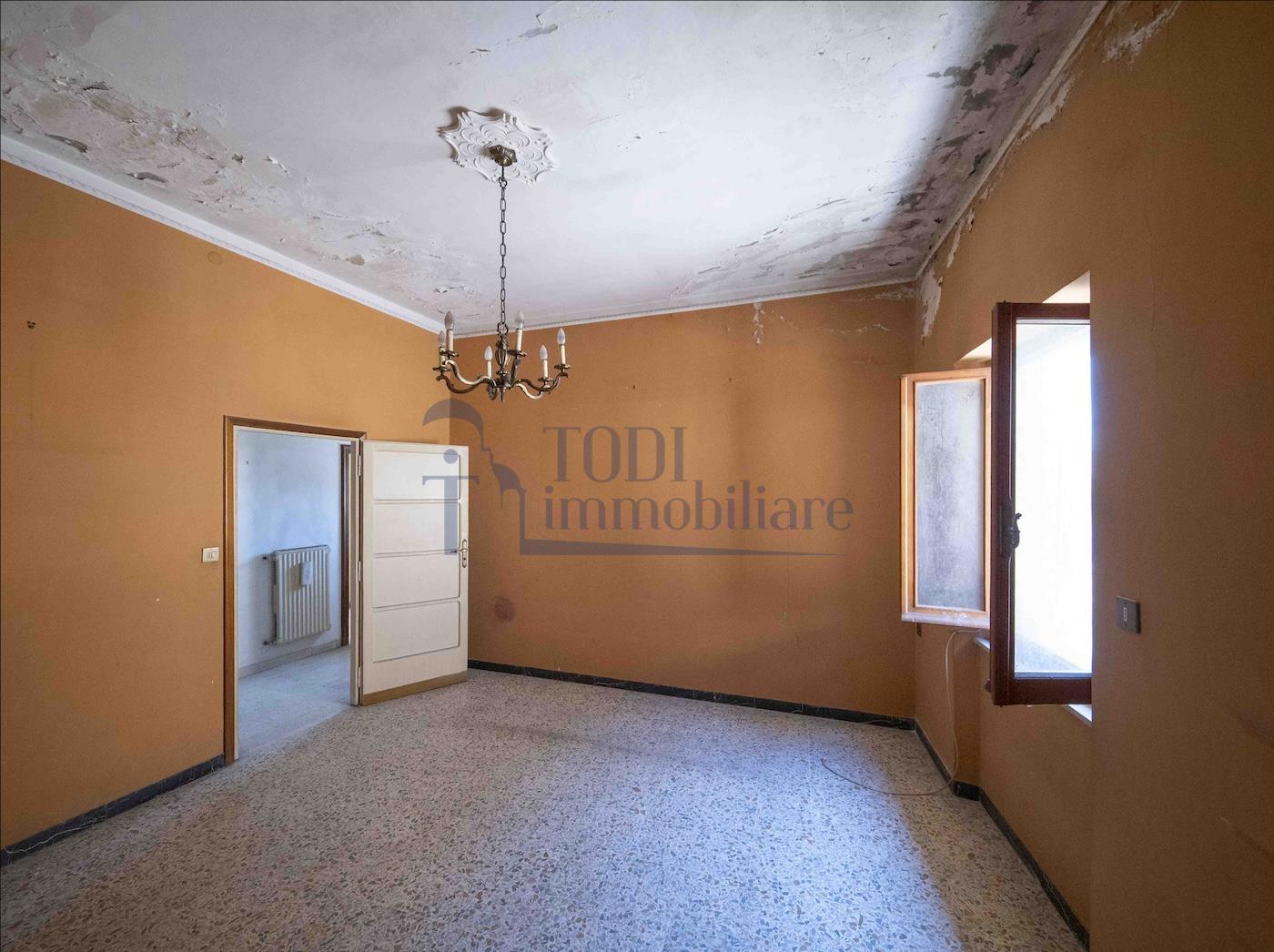 Appartamento da Ristrutturare TODI Centro Storico - Todi Immobiliare